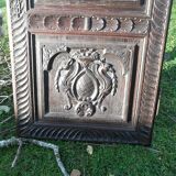 Porte en bois sculptée