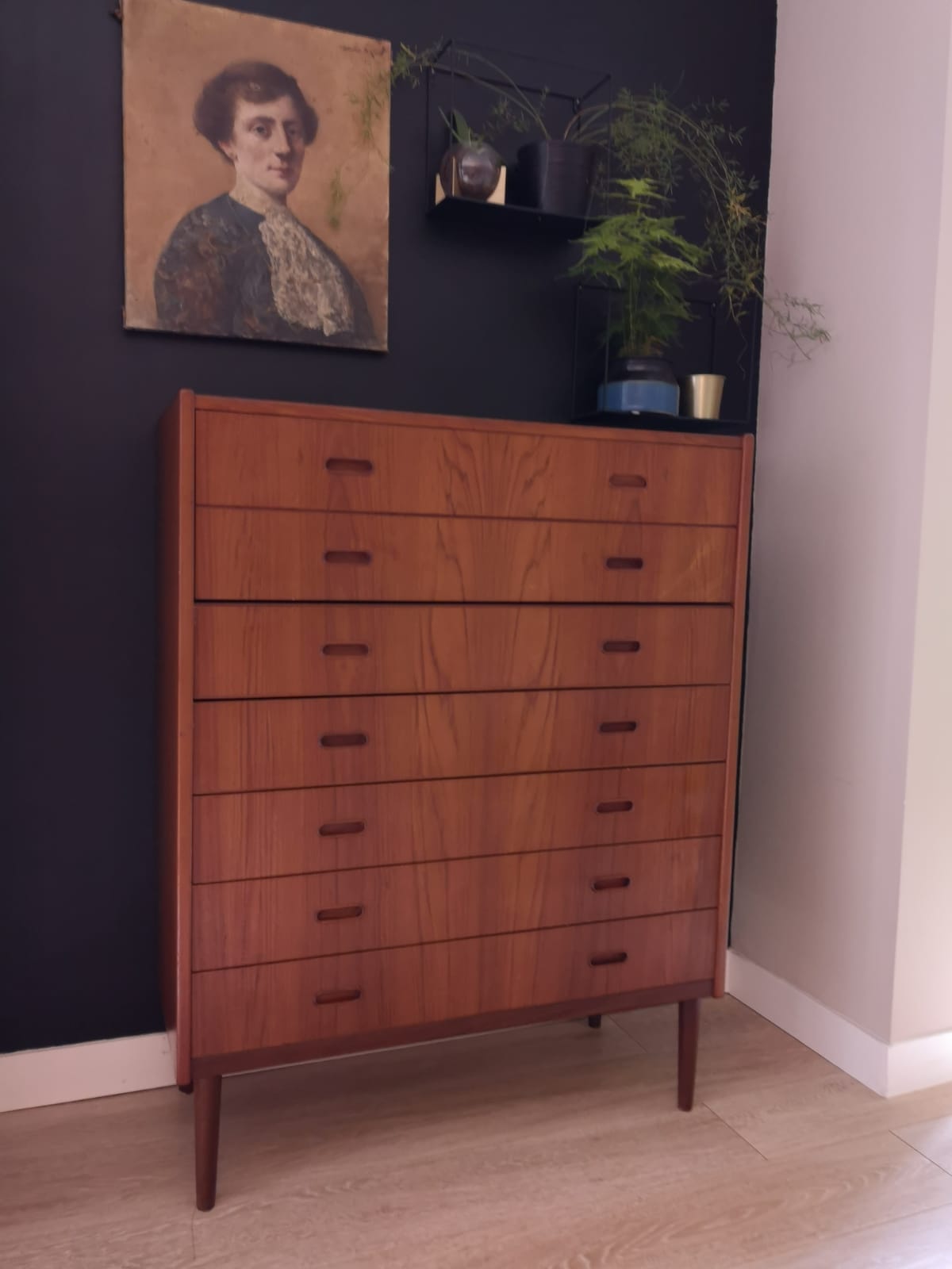 Chest with drawers and Scandinavian teak felling