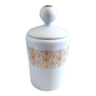 Small pot called apothecary porcelain, Solim