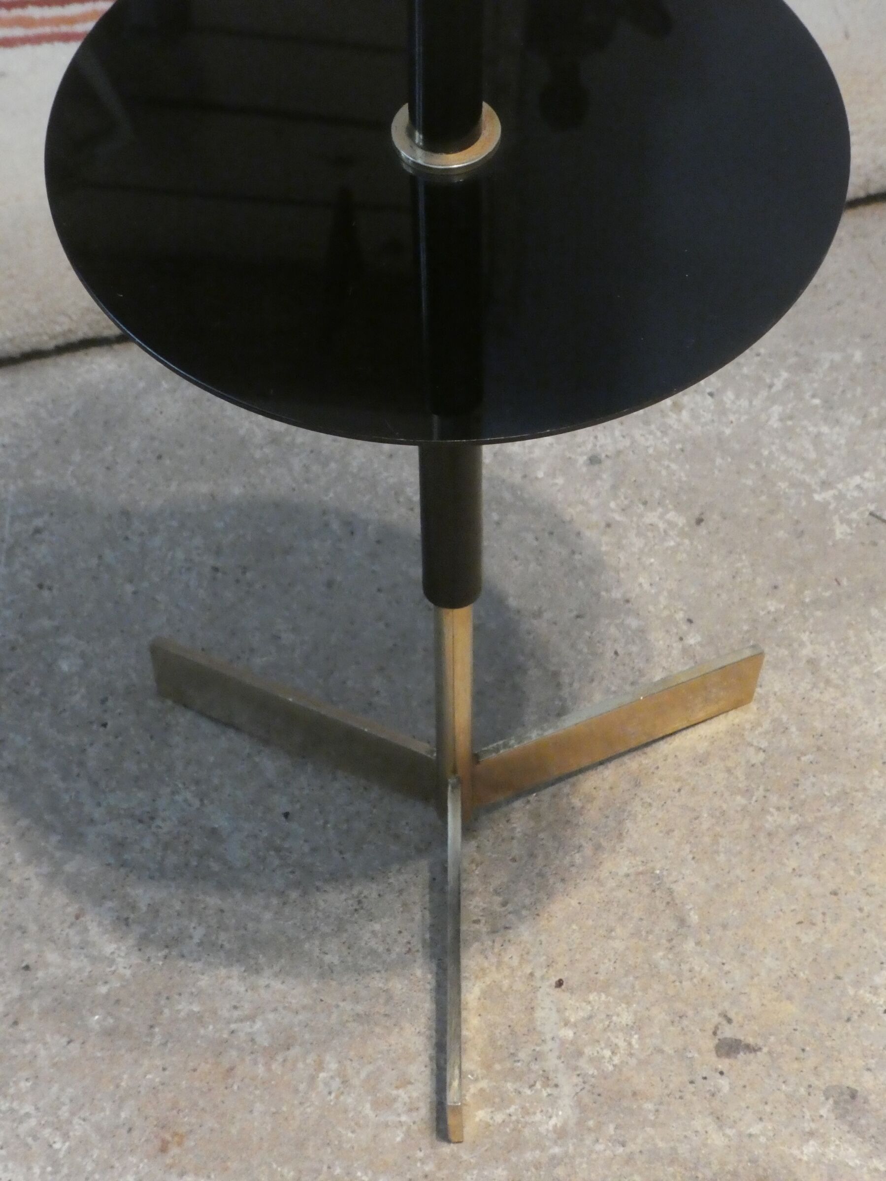 Ashtray on foot 1960