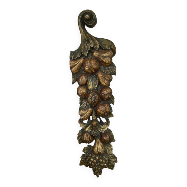 Grande sculpture murale en bois sculpté doré – fruits et feuillages – — Beyit