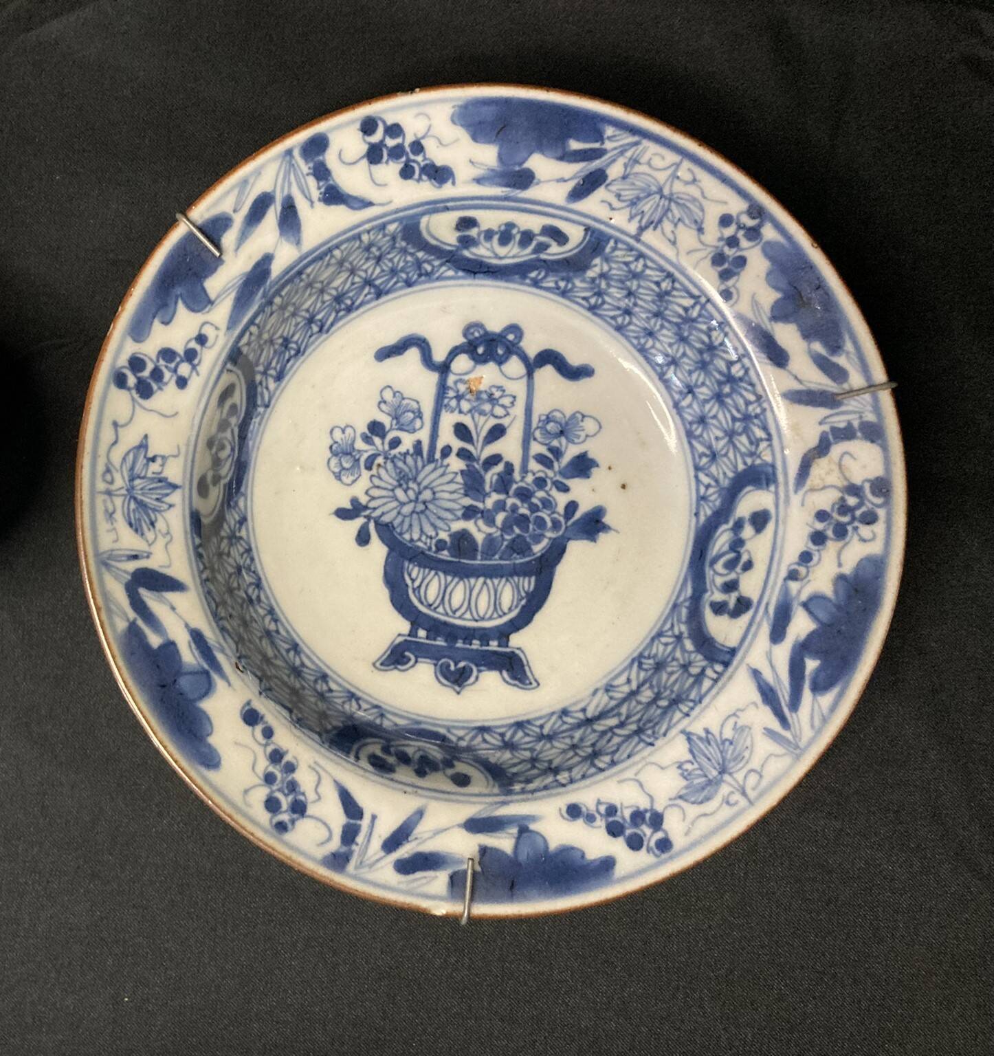 China, 18th century blue and white porcelain soup plate