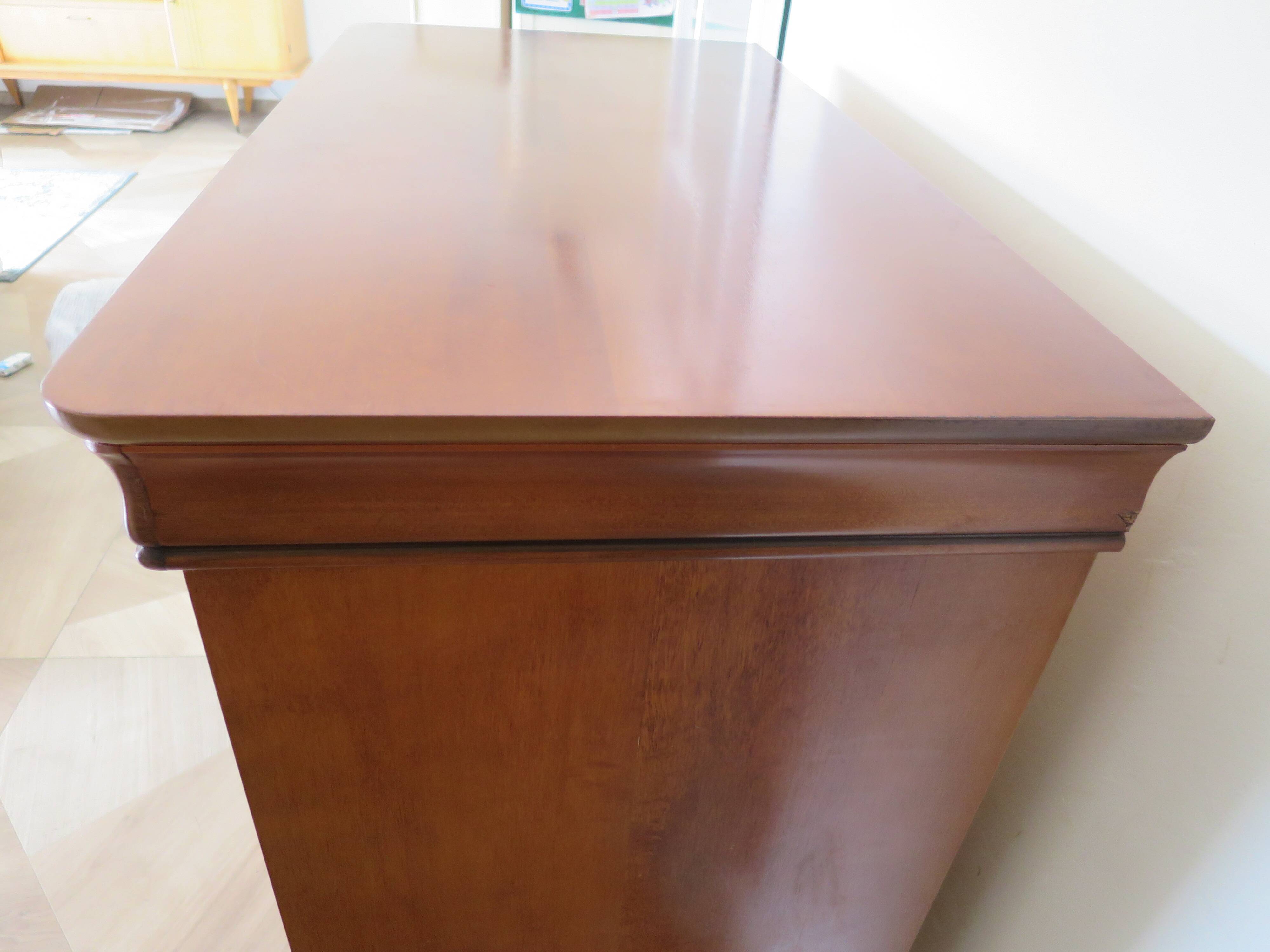 Louis Philippe style chest of drawers in cherry wood