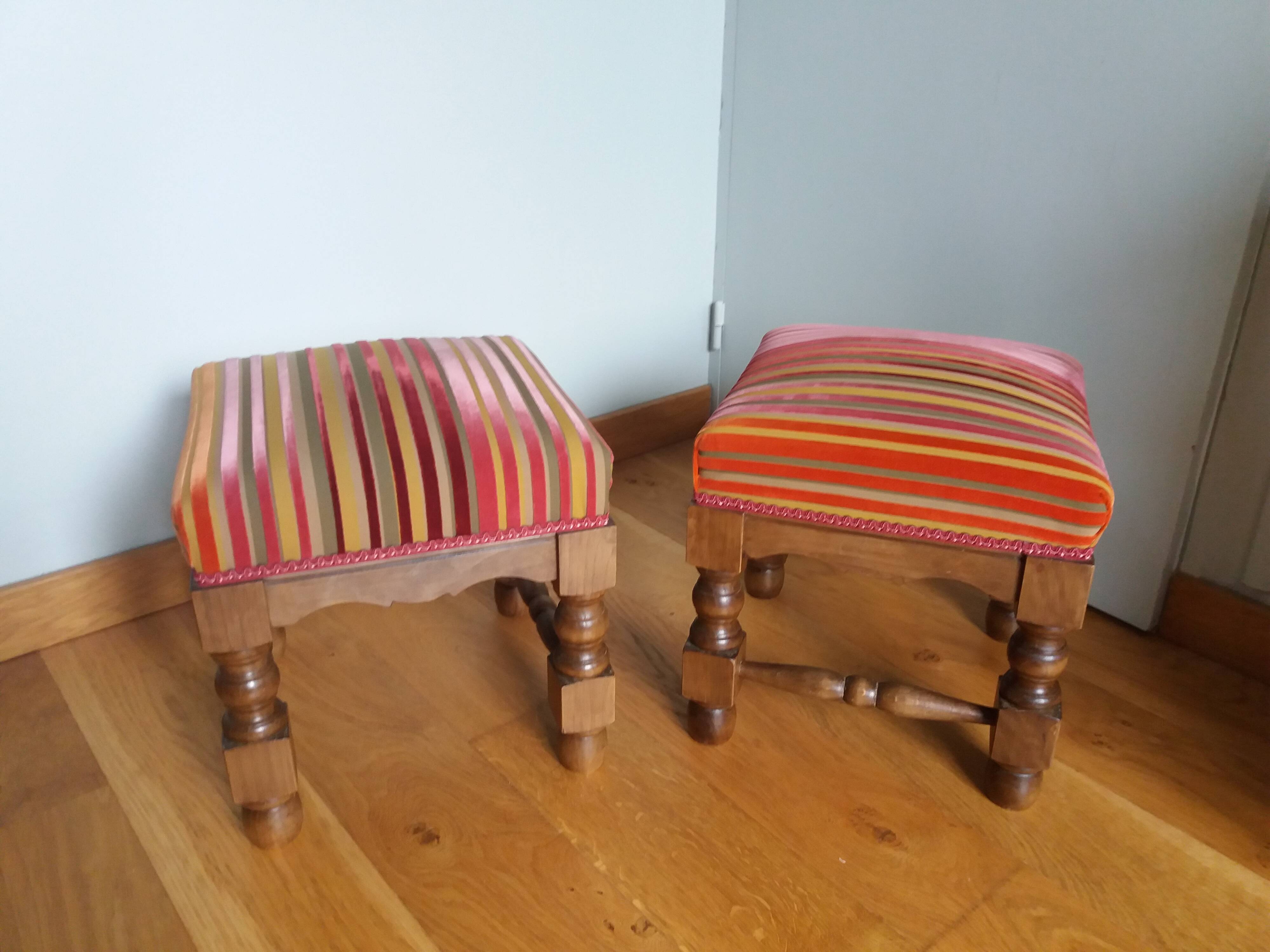 Velvet fabric footrest