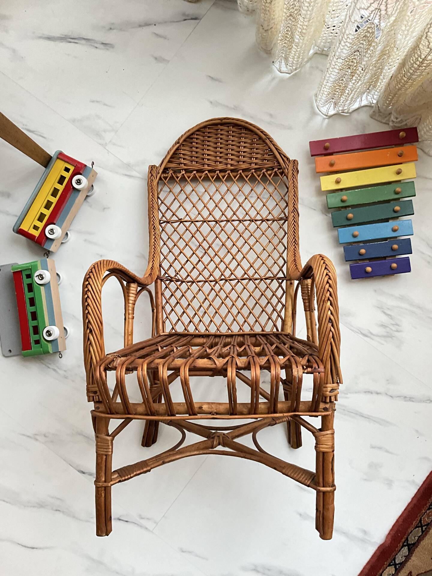 Fauteuil enfant rotin dossier haut