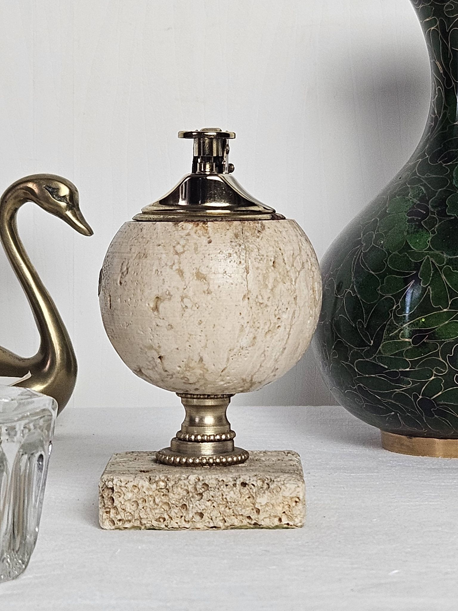Briquet de table sphérique en travertin véritable – Italie, circa 1970