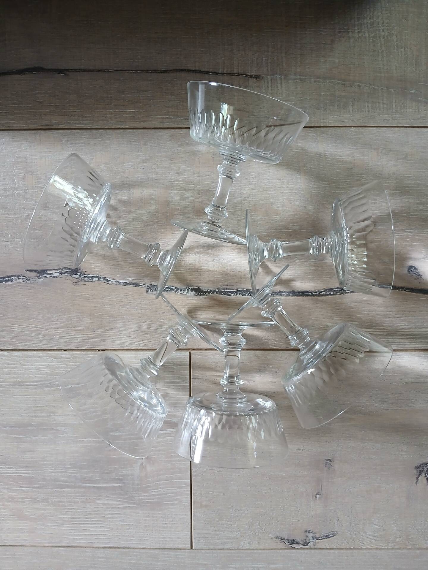 6 coupes à champagne anciennes en cristal