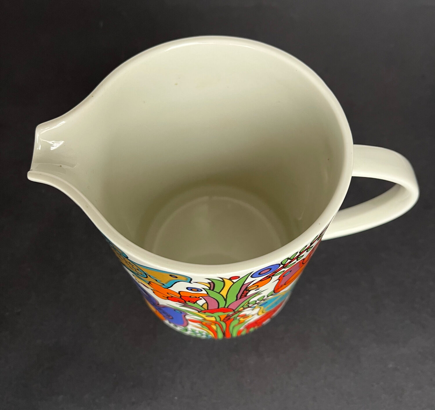 Pitcher in villeroy and boch acapulco