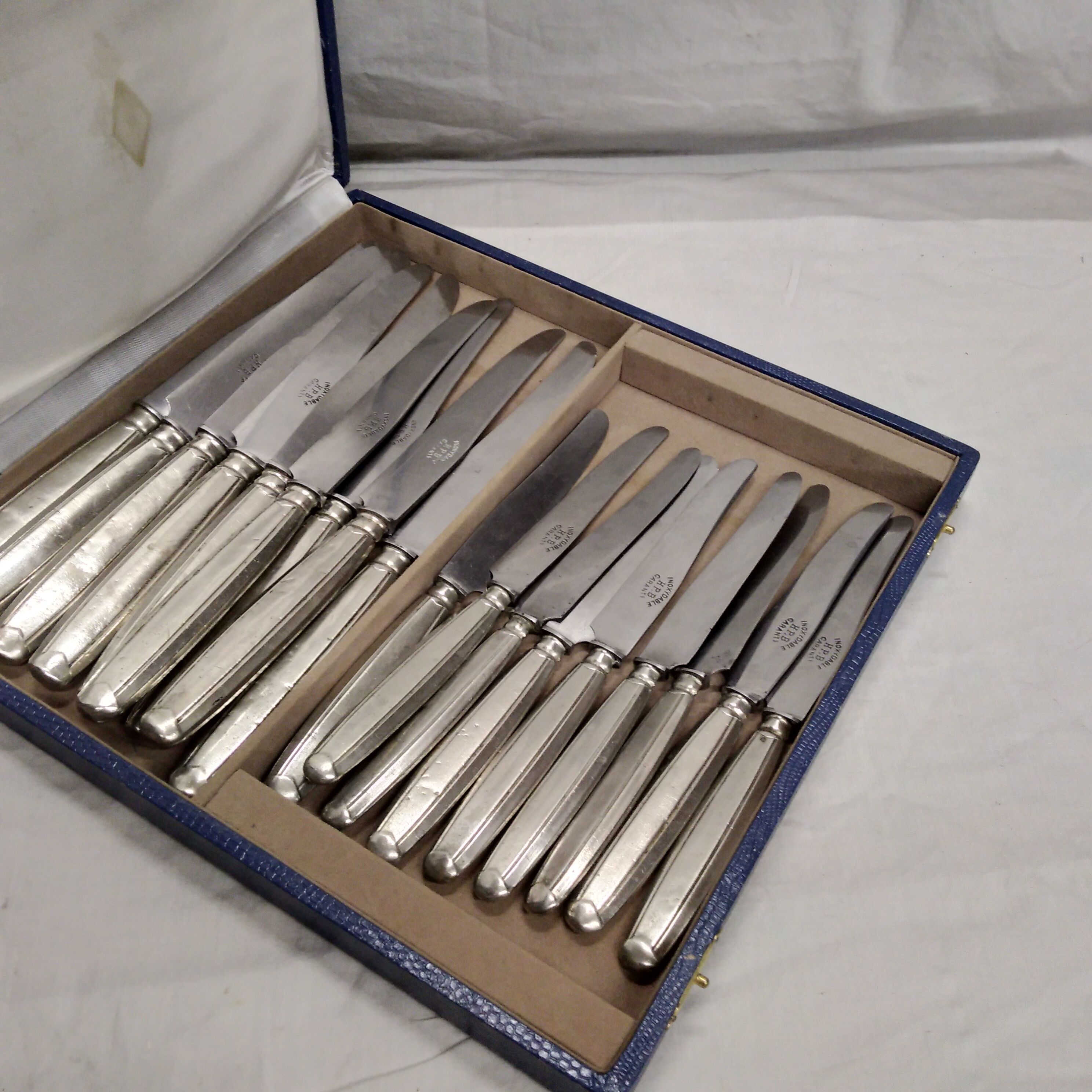 Service Table knives and dessert knives
