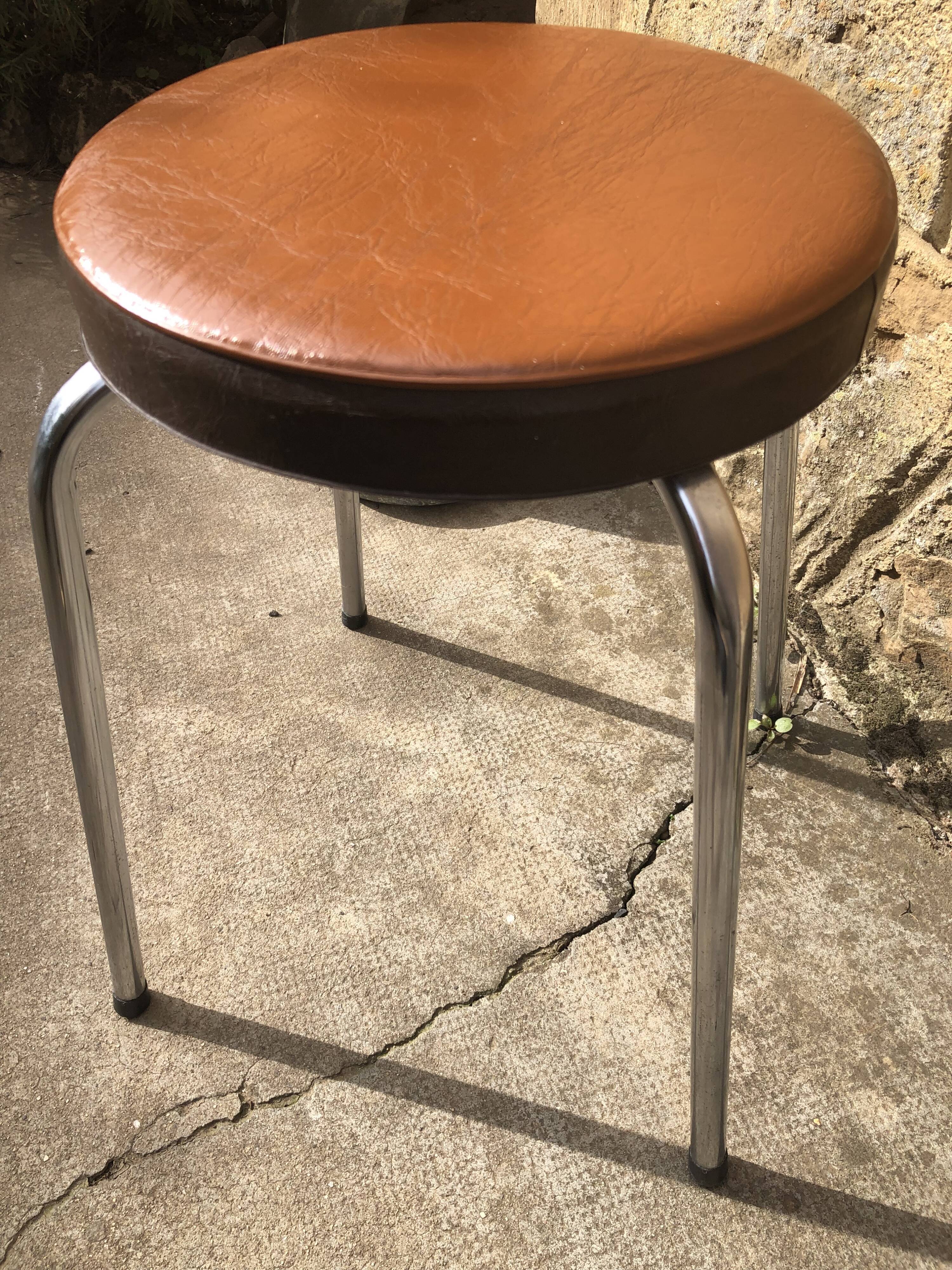 Skai stool