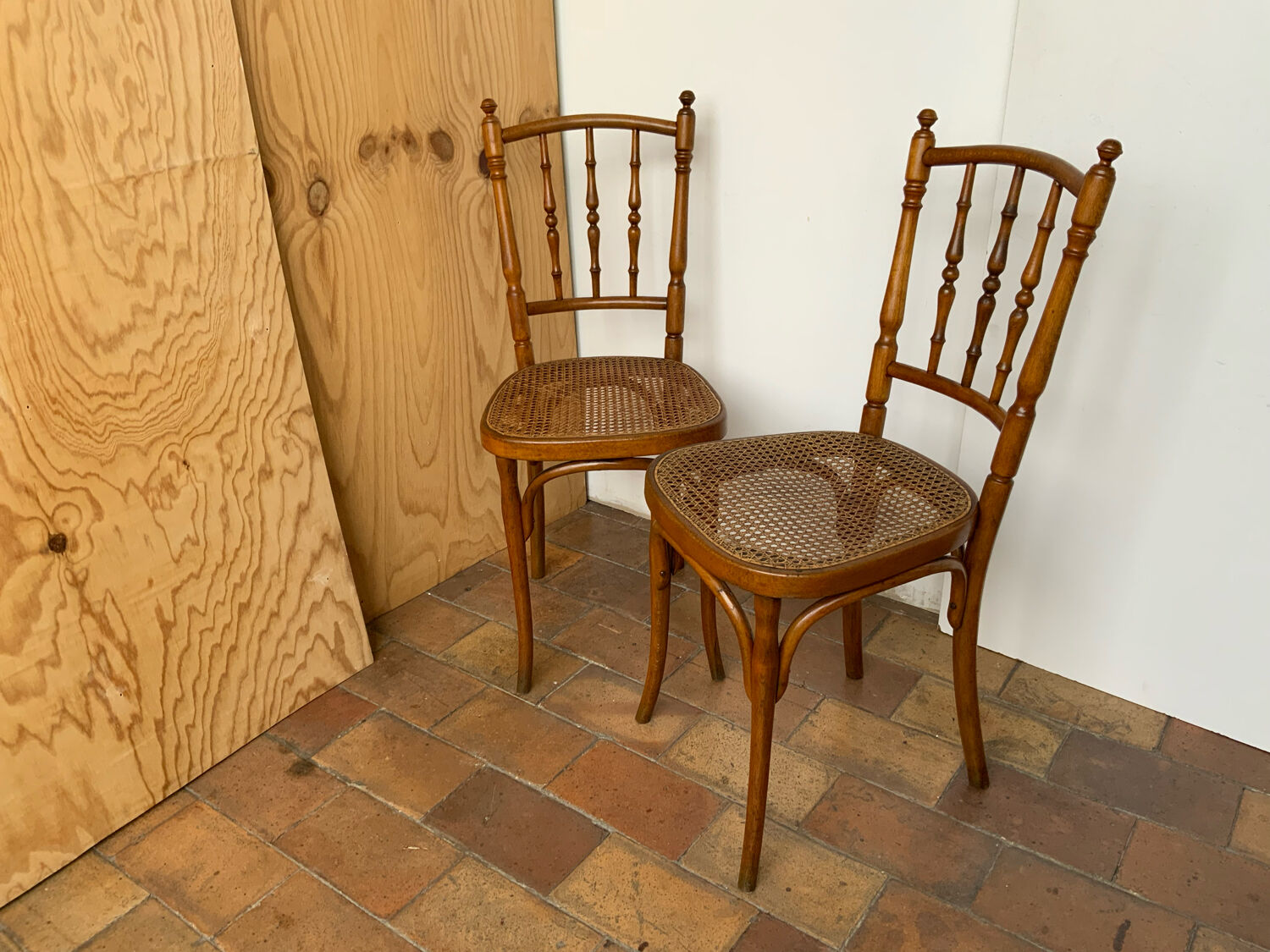 Pair of chairs bistrot