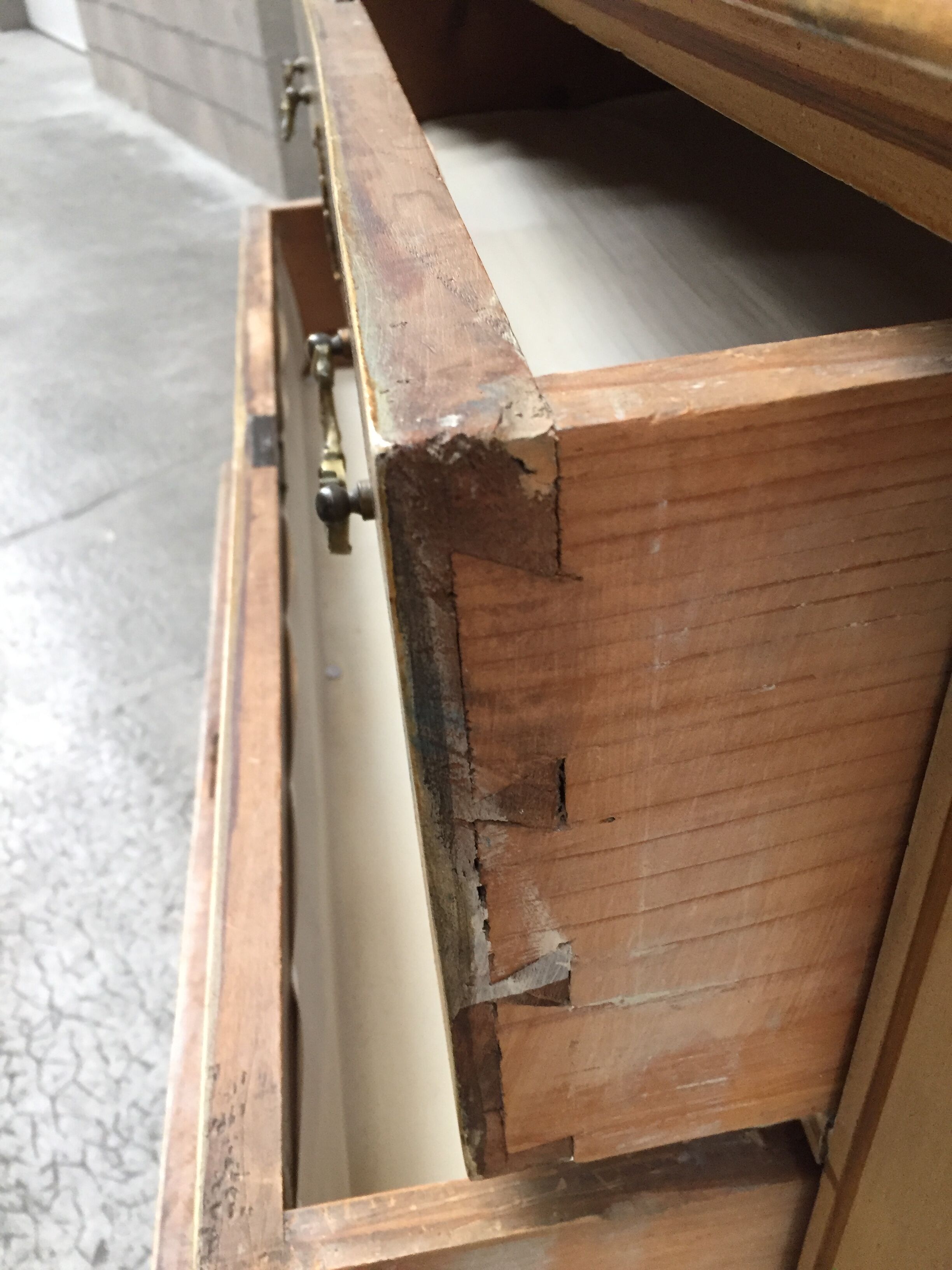 Venetian dresser 19 eme