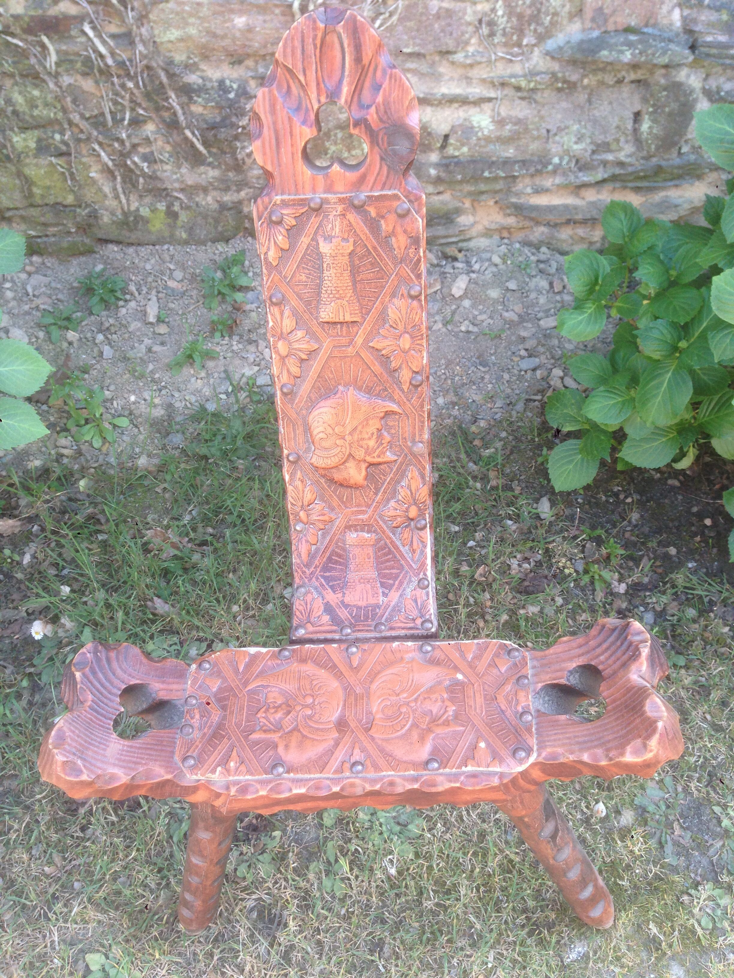 Brutalist tripod chair of conquistadors in fir and leather