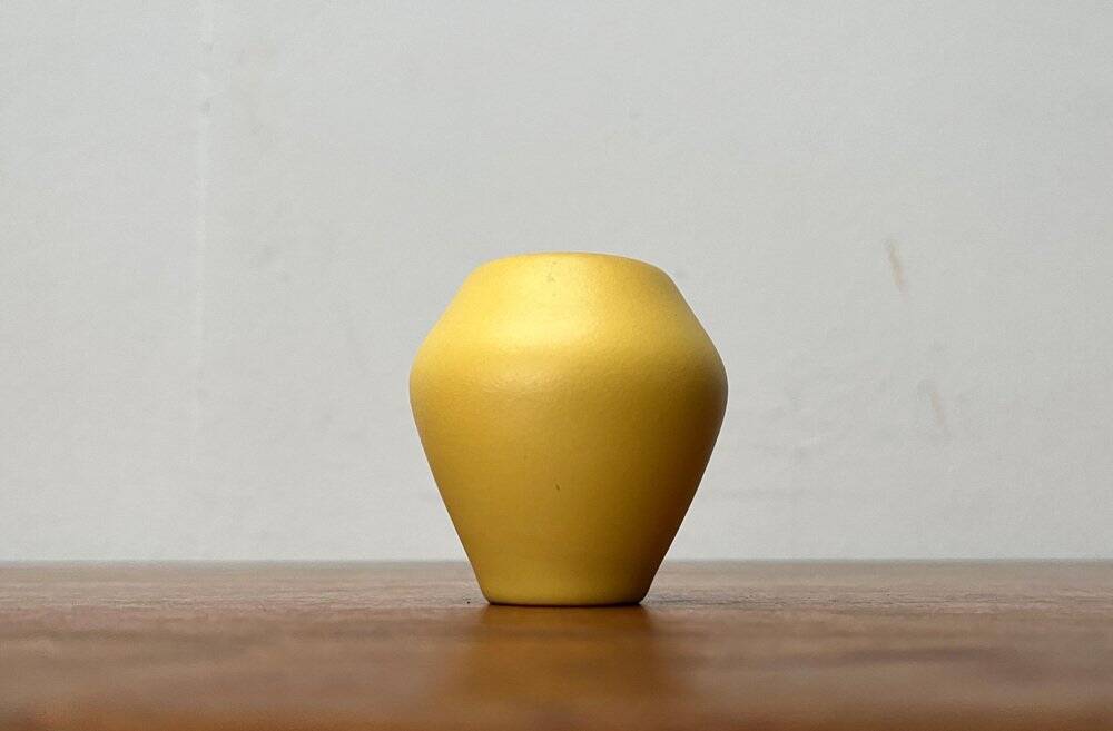 Small minimalist workshop pottery from mid-century in yellow by Bückeburg Keramik, 1960s.