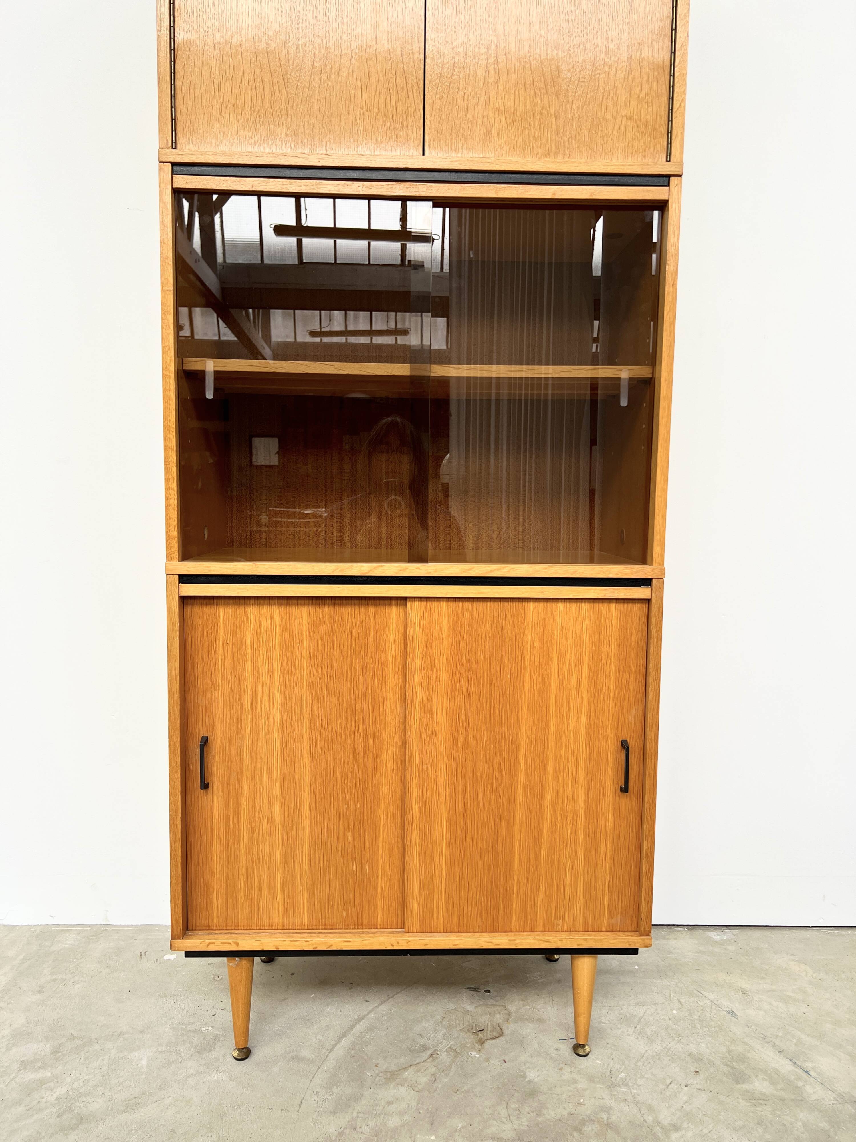 Bibliothèque vitrine modulable vintage – bois blond & verre fumé (189 cm)