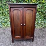 Small cabinet with 2 doors