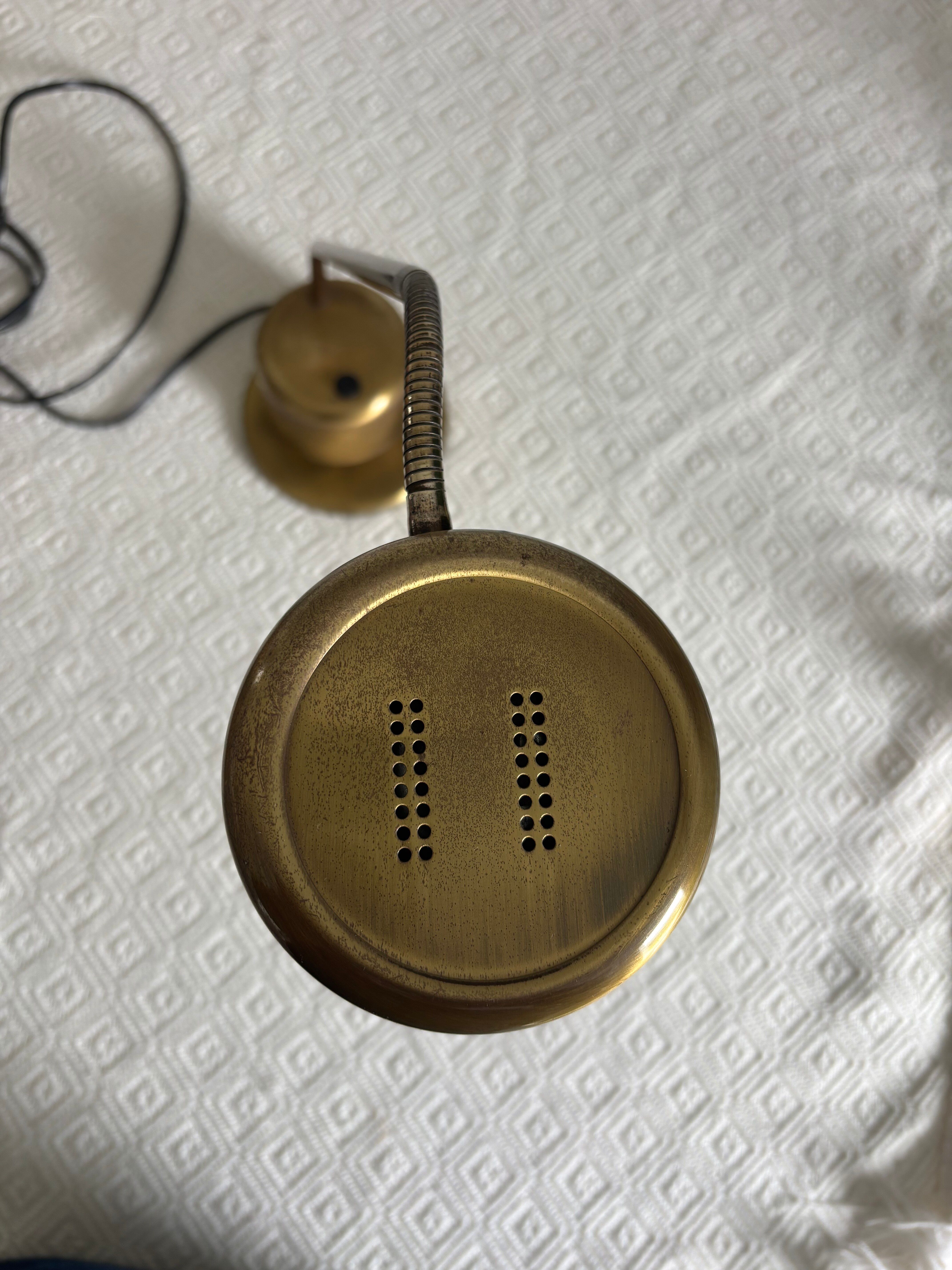 Vrieland brass desk lamp