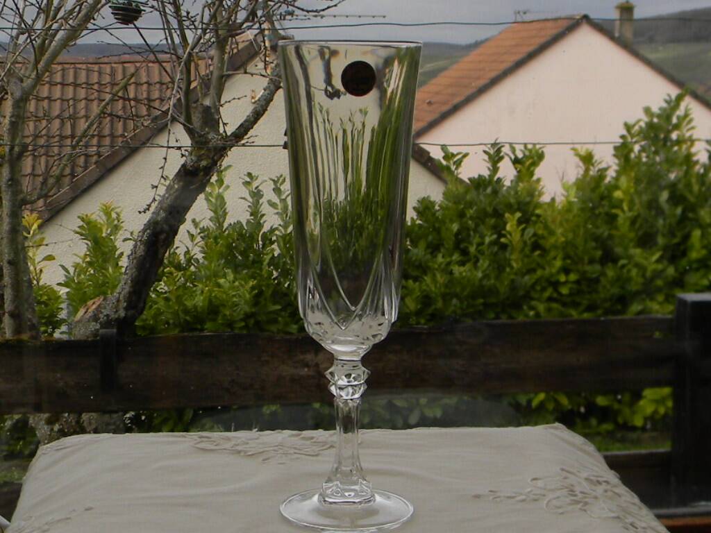 6 crystal champagne flutes from ARQUES. AUTEUIL model.