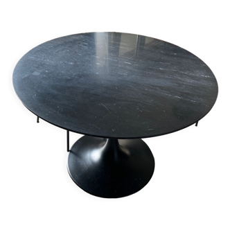 Black marble table