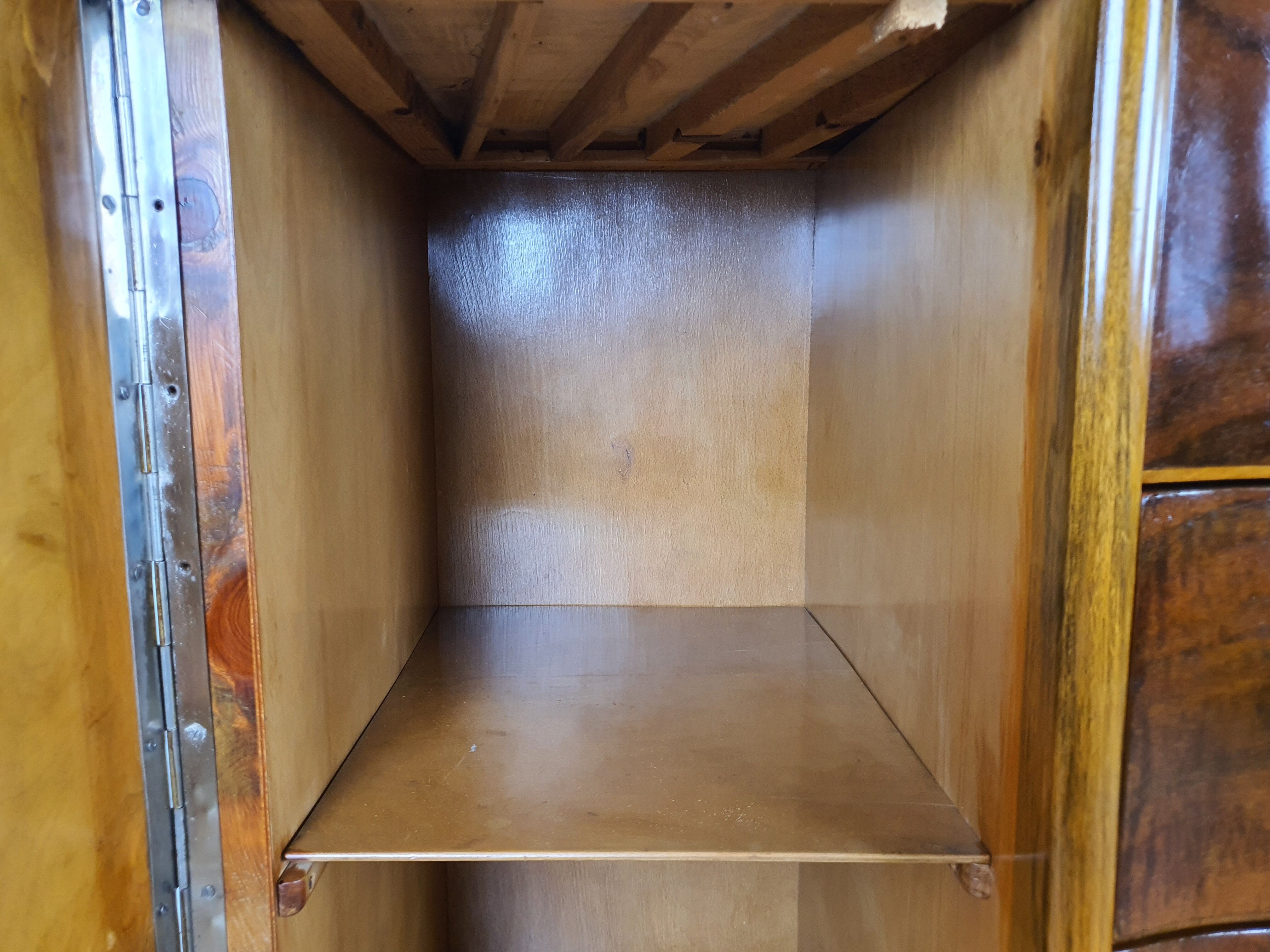 Art Decò Sideboard in Walnut