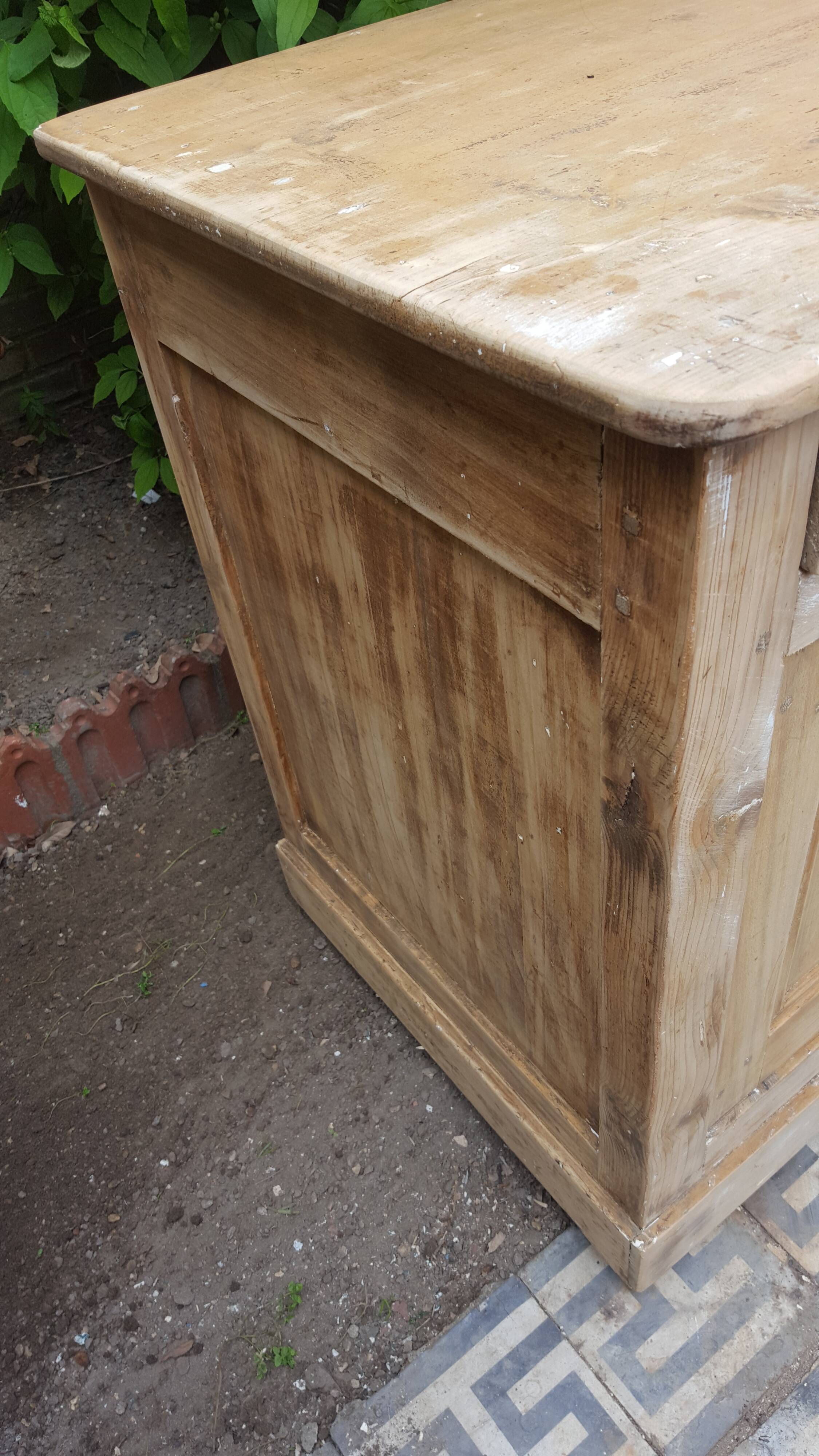 Natural wood charm buffet