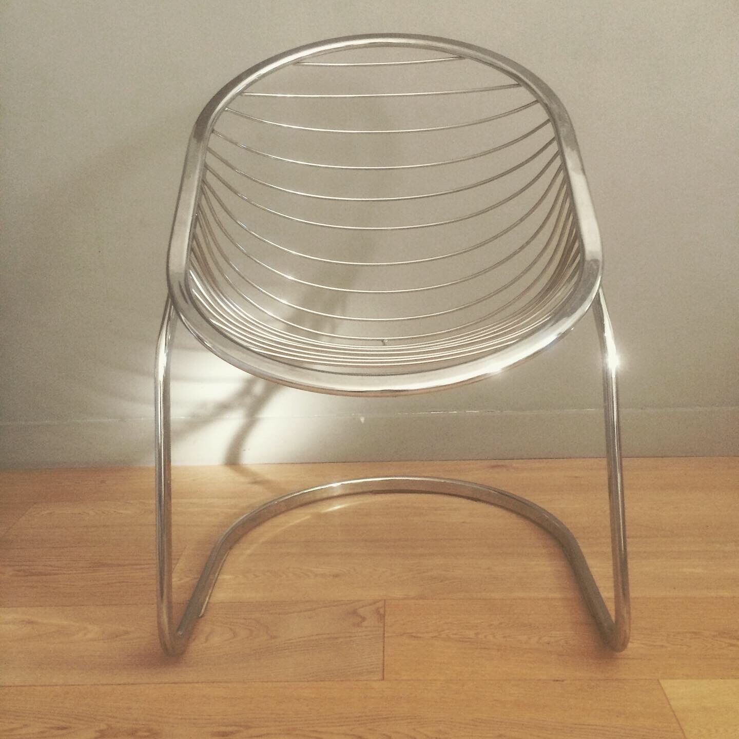 Suite de 6 fauteuils "Egg chair" de Gastone Rinaldi 1970