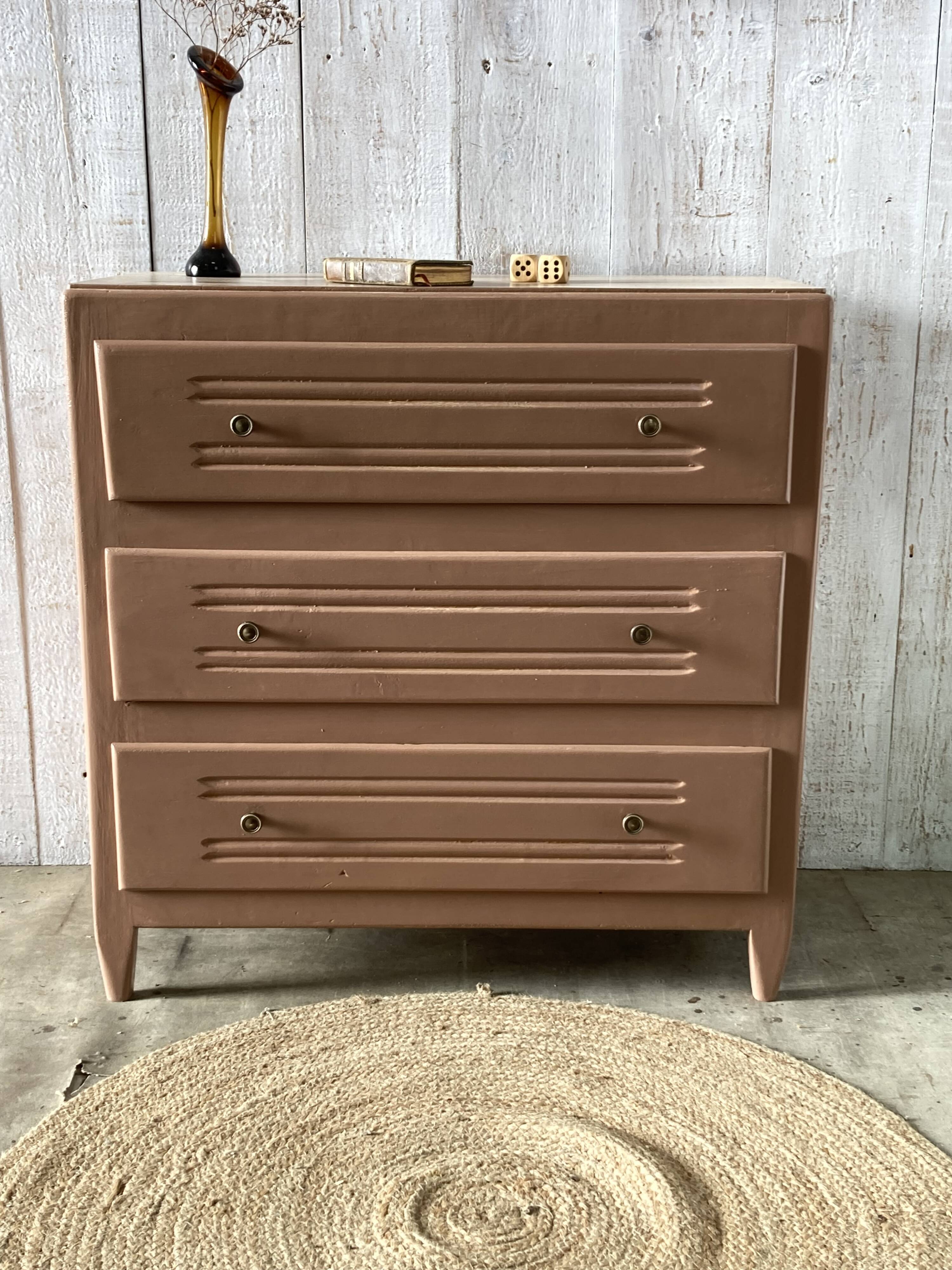 Vintage chest of drawers