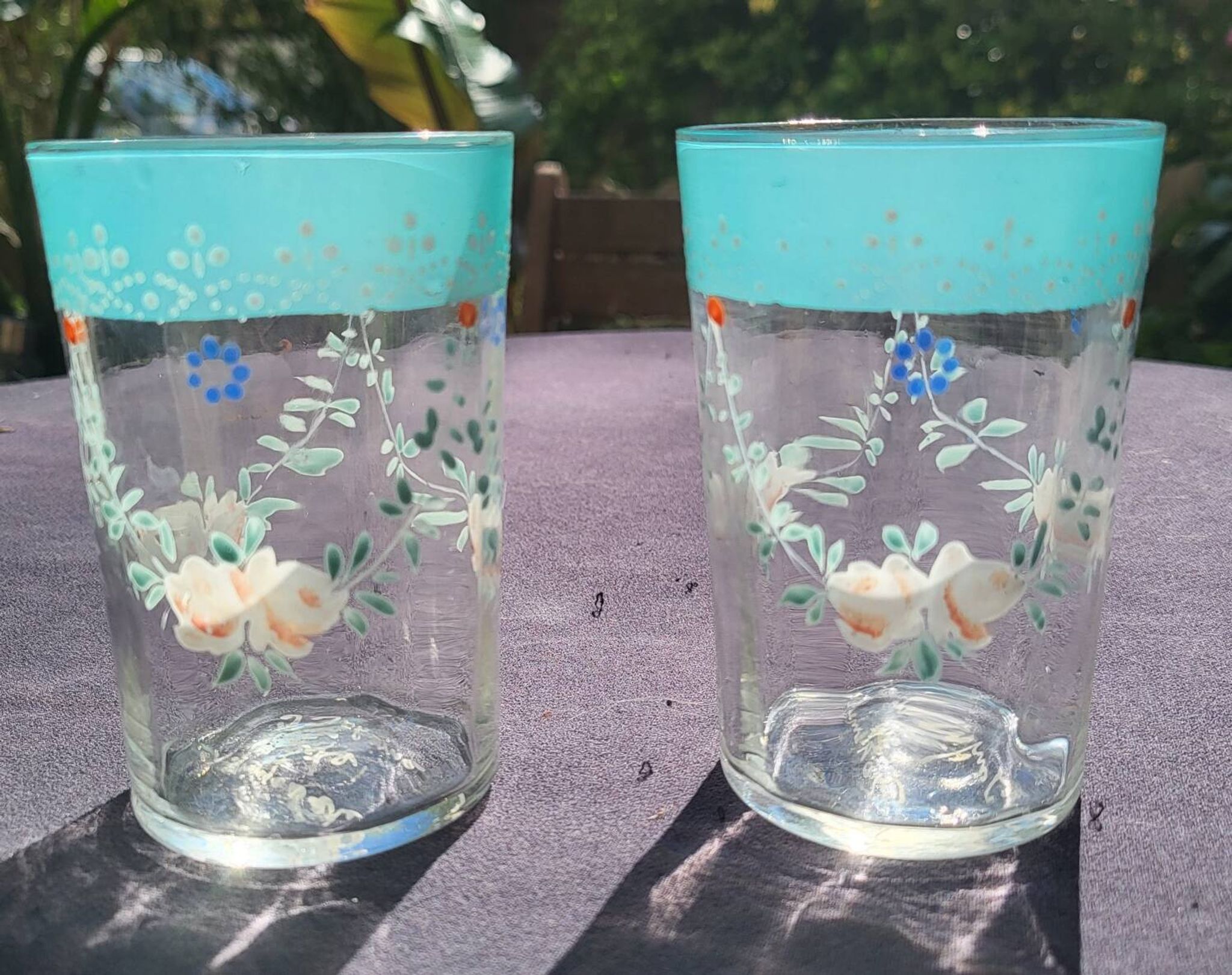 2 verres émaillés fine verte bohème