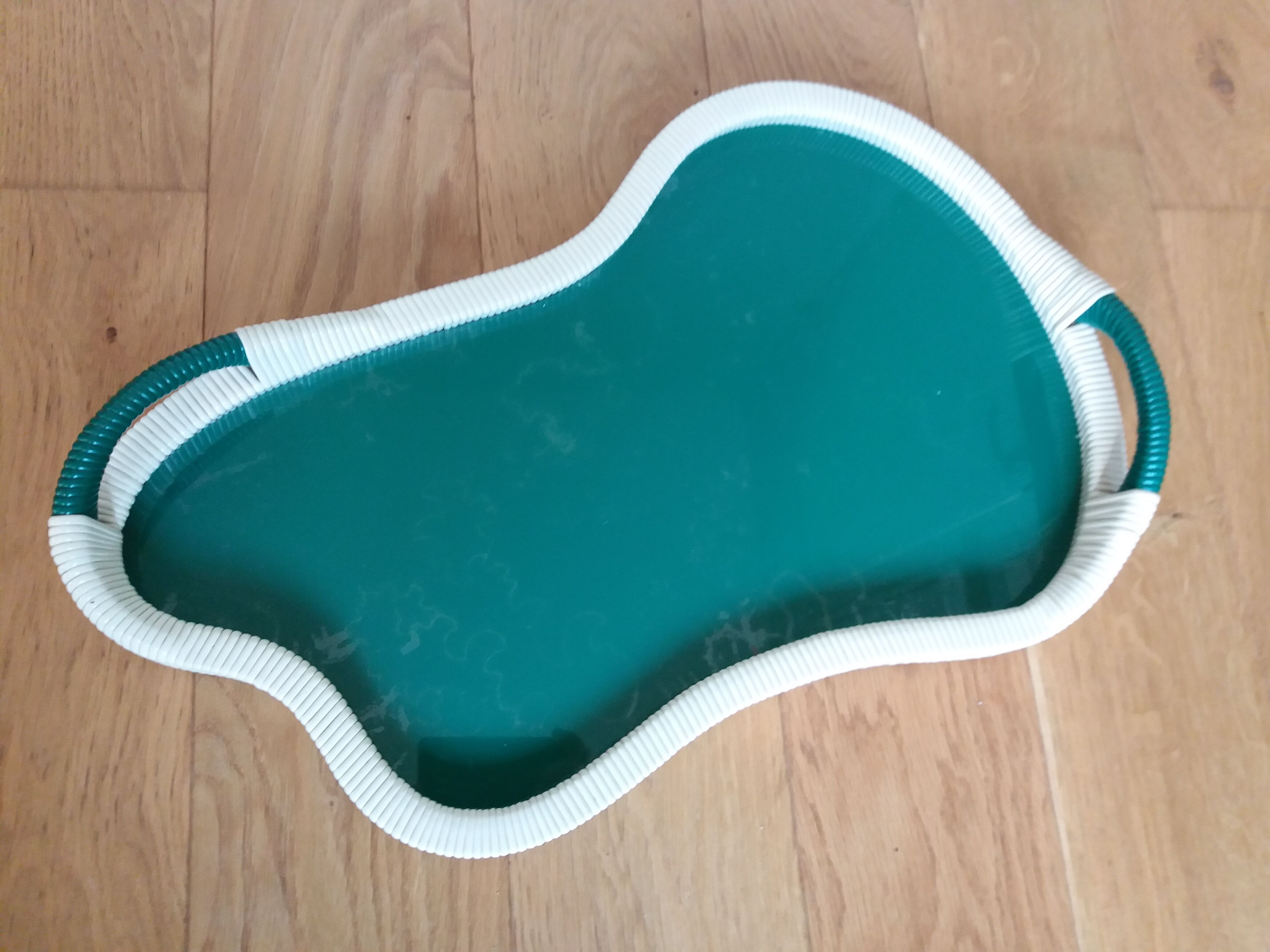 Scoubidou serving tray