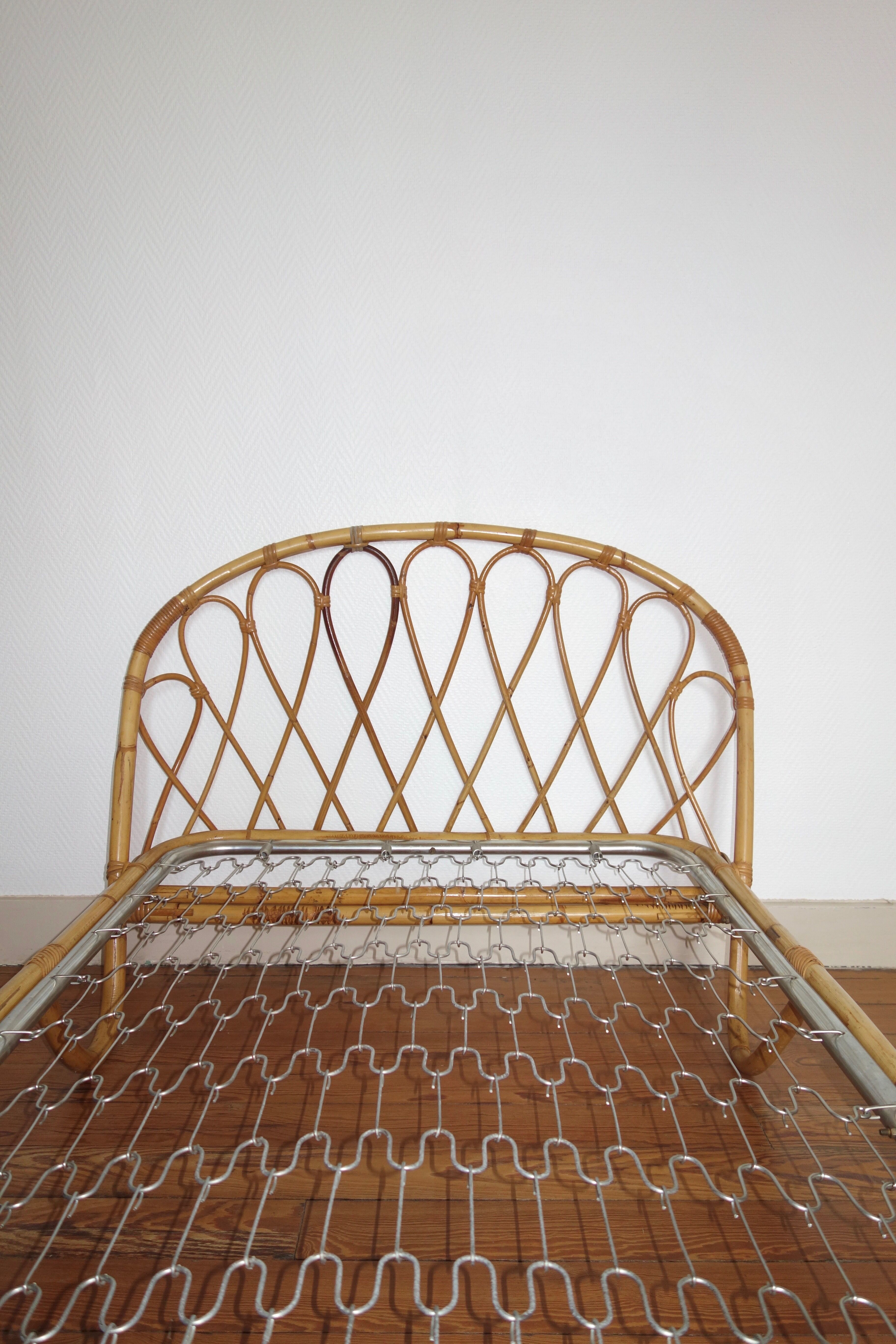 Trash 60s rattan bed