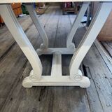 Extendable dining table