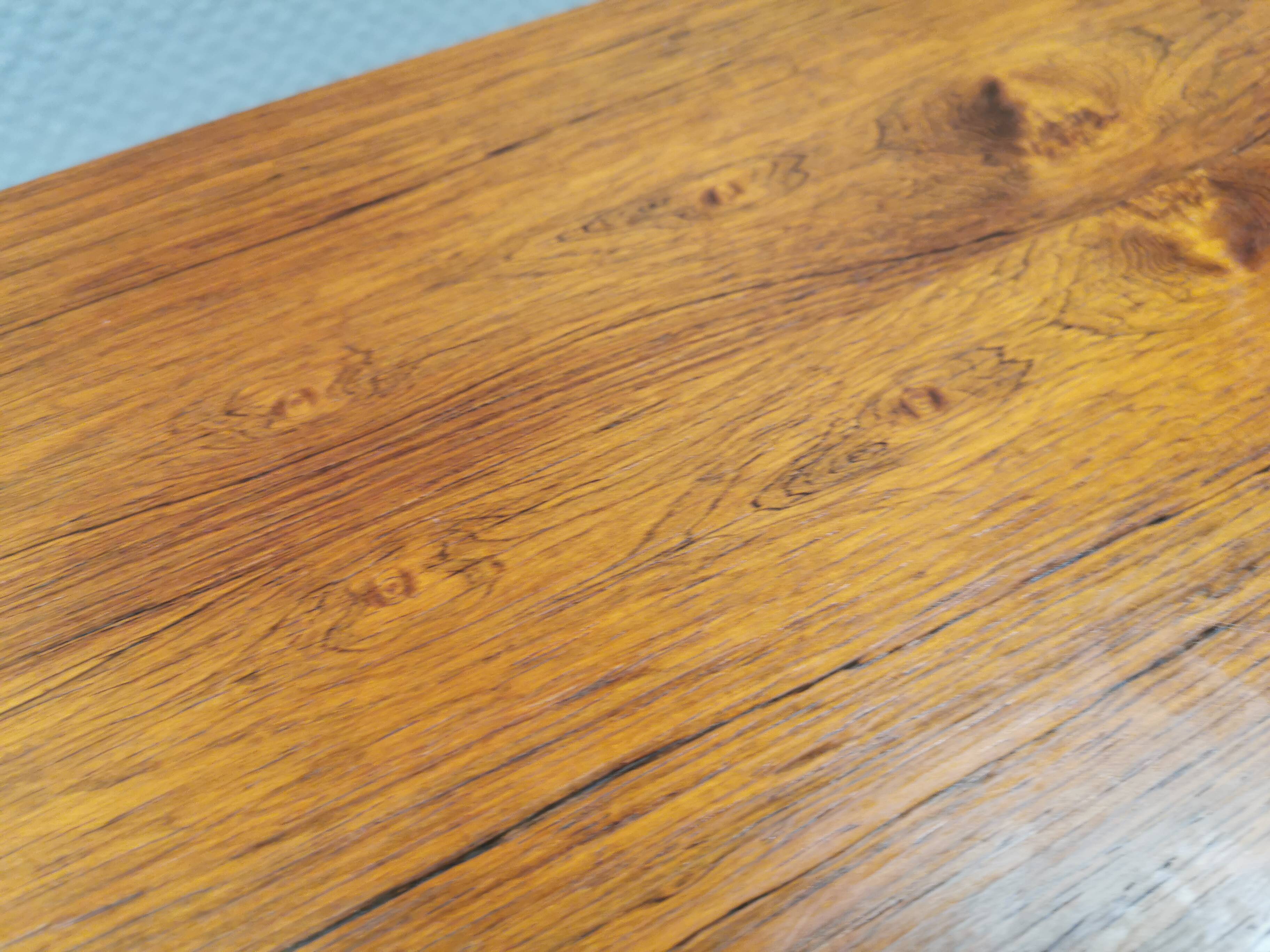 Tables de chevet murales en palissandre. Danoises et des années 1960-70.