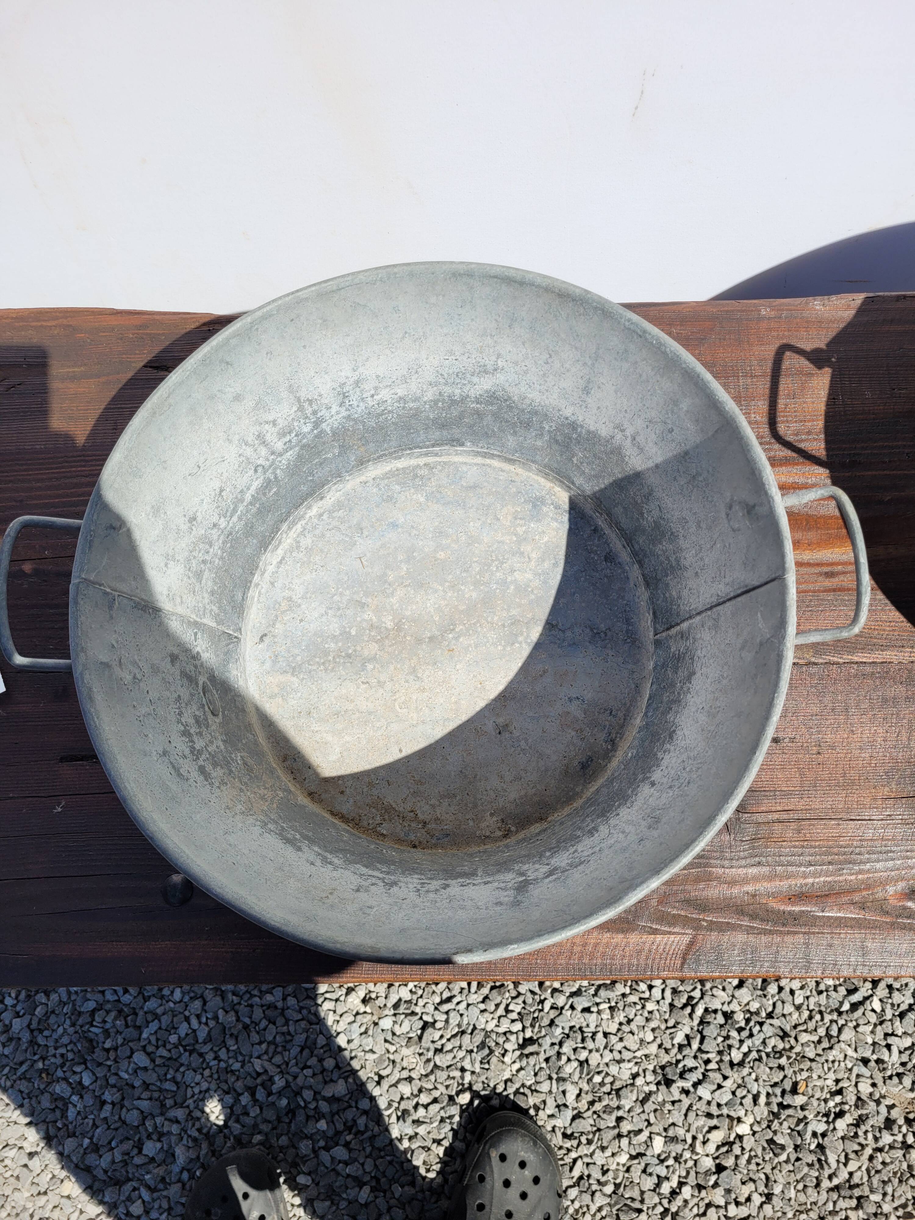 Zinc basin 43cms in diameter