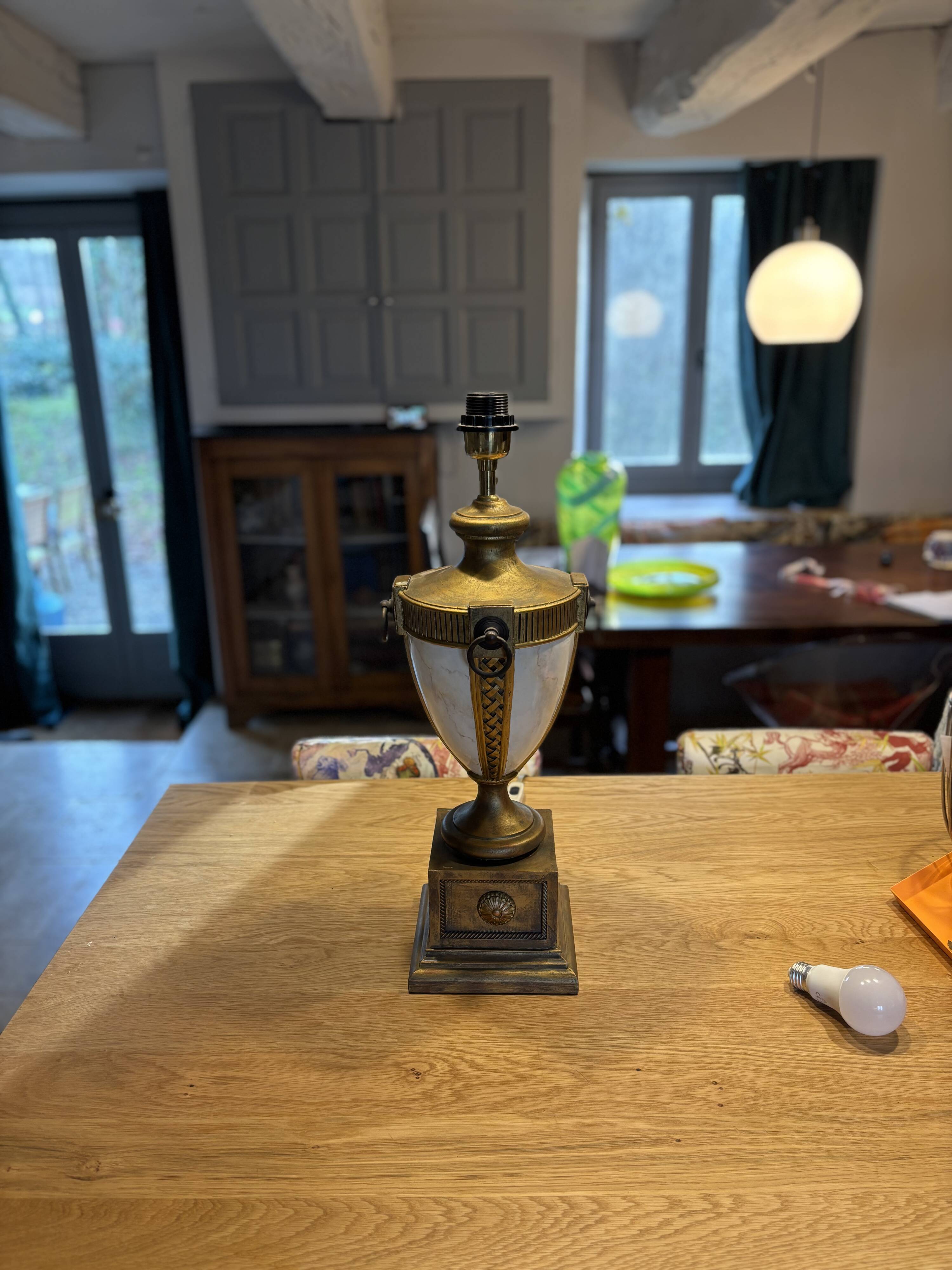 Vintage neoclassical urn lamp. Ideal for decorators/resellers.