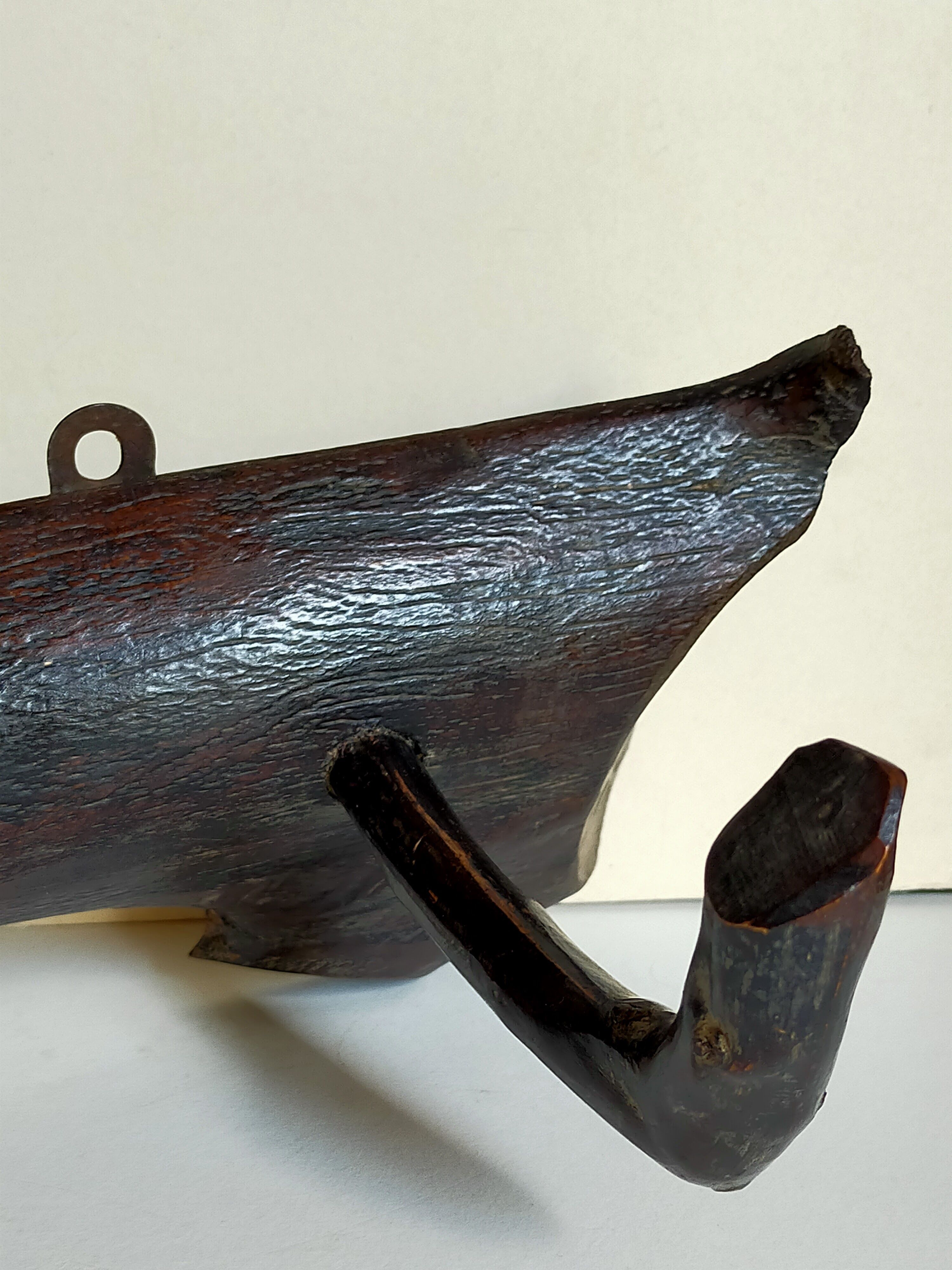 Art-Popular brutalist wall coat holder in solid wood