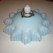 Suspension opaline drapée des années 30 bleue et blanche