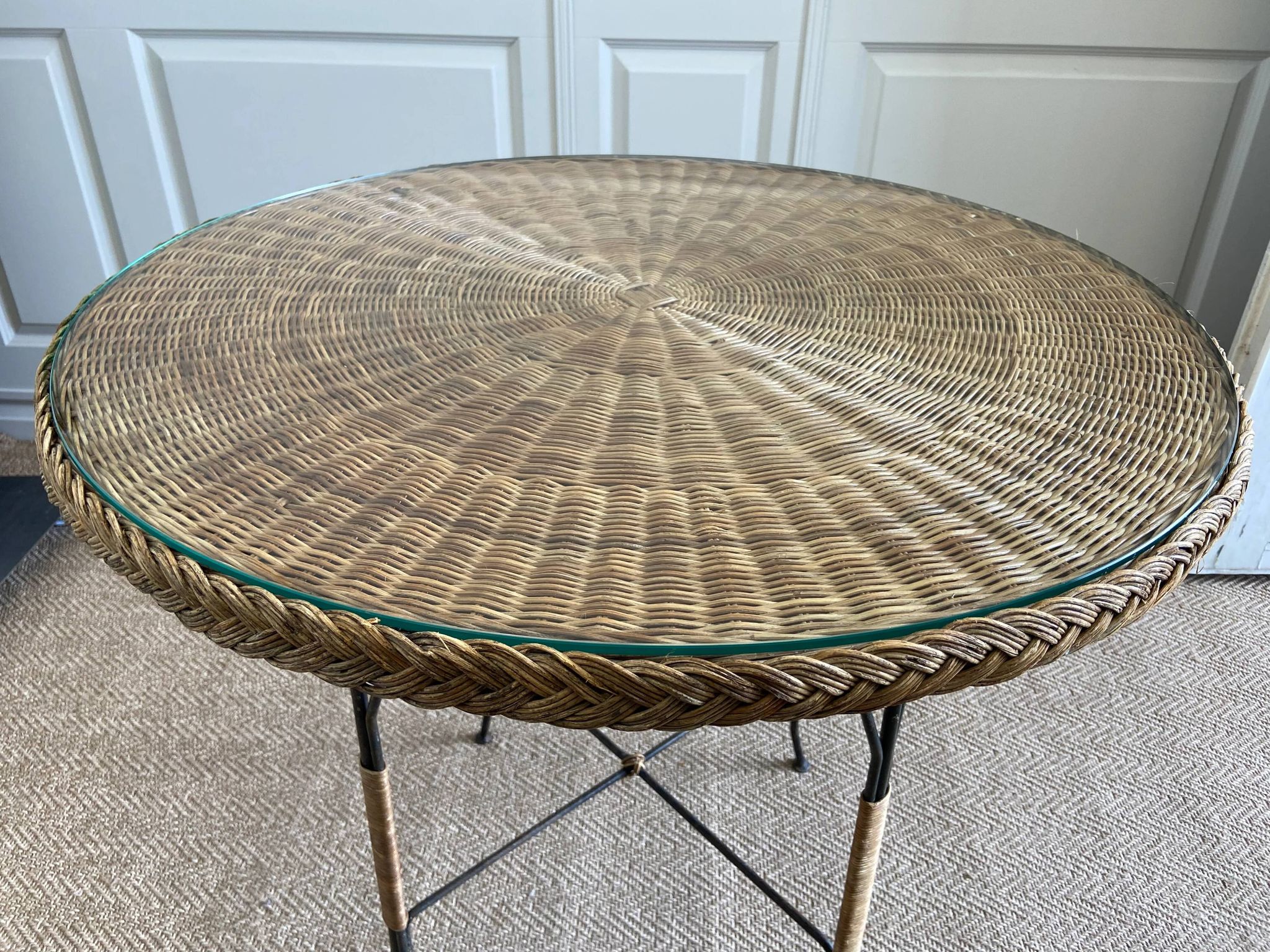 Table en osier Art Déco avec plateau en verre, Allemagne, vers 1920