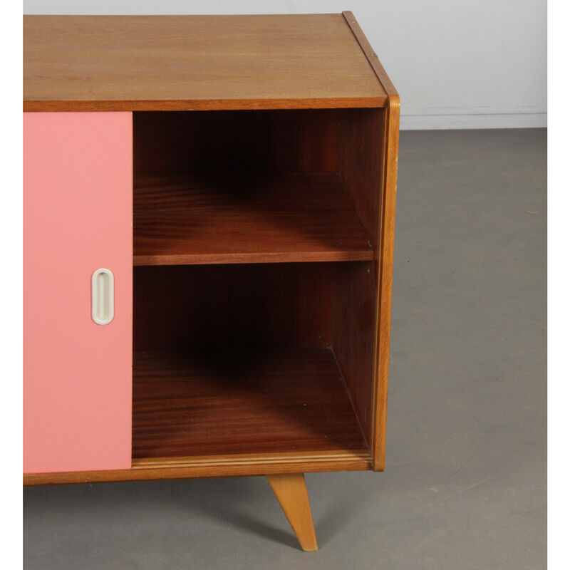 Buffet rose et blanc par Jiri Jiroutek, modèle U-452 vers 1960