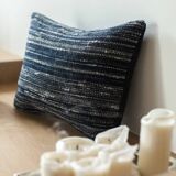 Hand-woven “Edgar” cushion in linen and wool