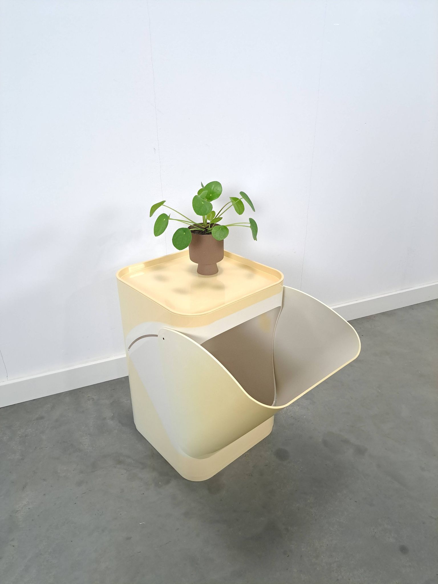 Kunststof design opbergmand wasmand Kartell, Anna Castelli Italy