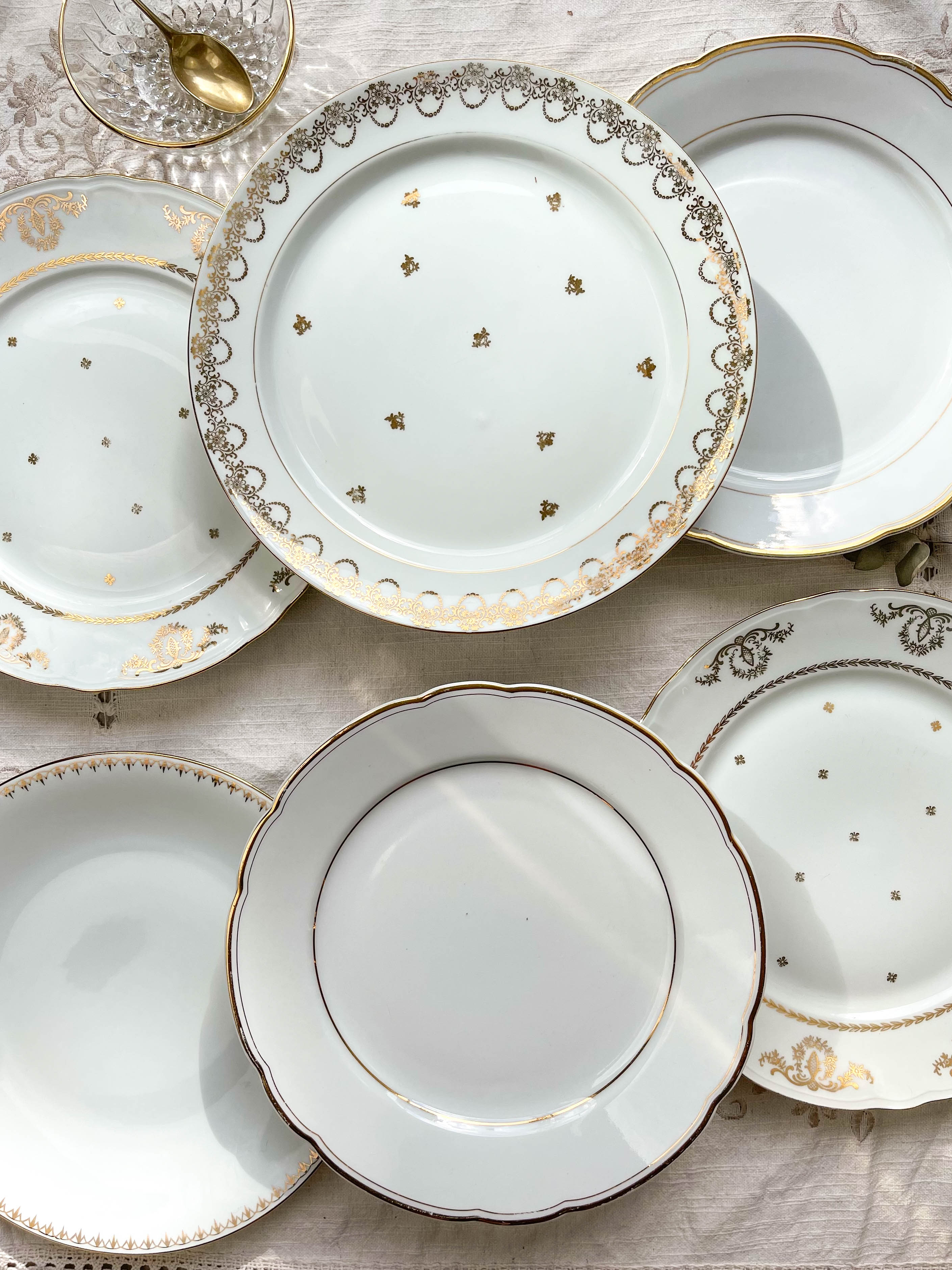 12 Mismatched porcelain plates