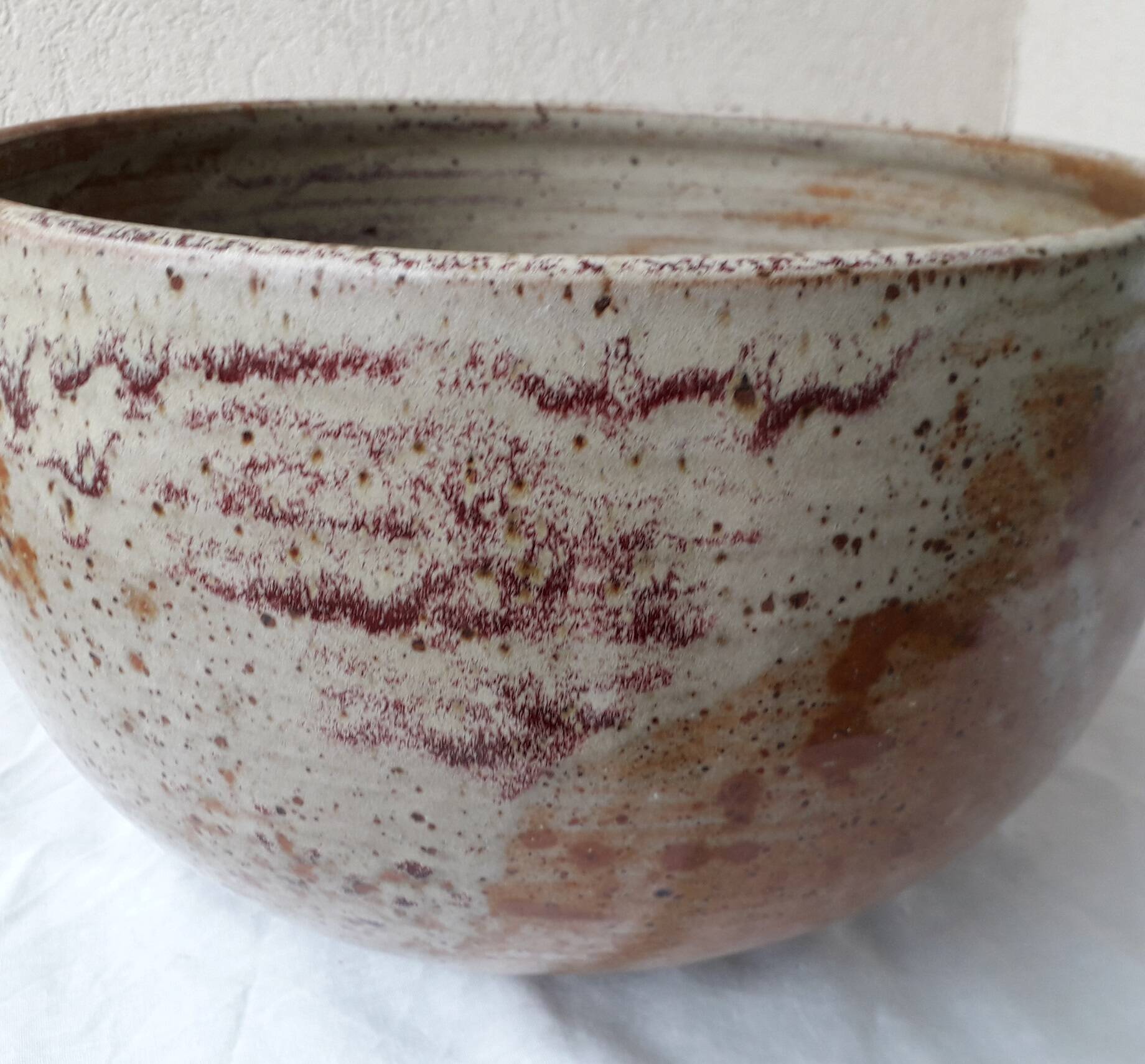 Stoneware salad bowl