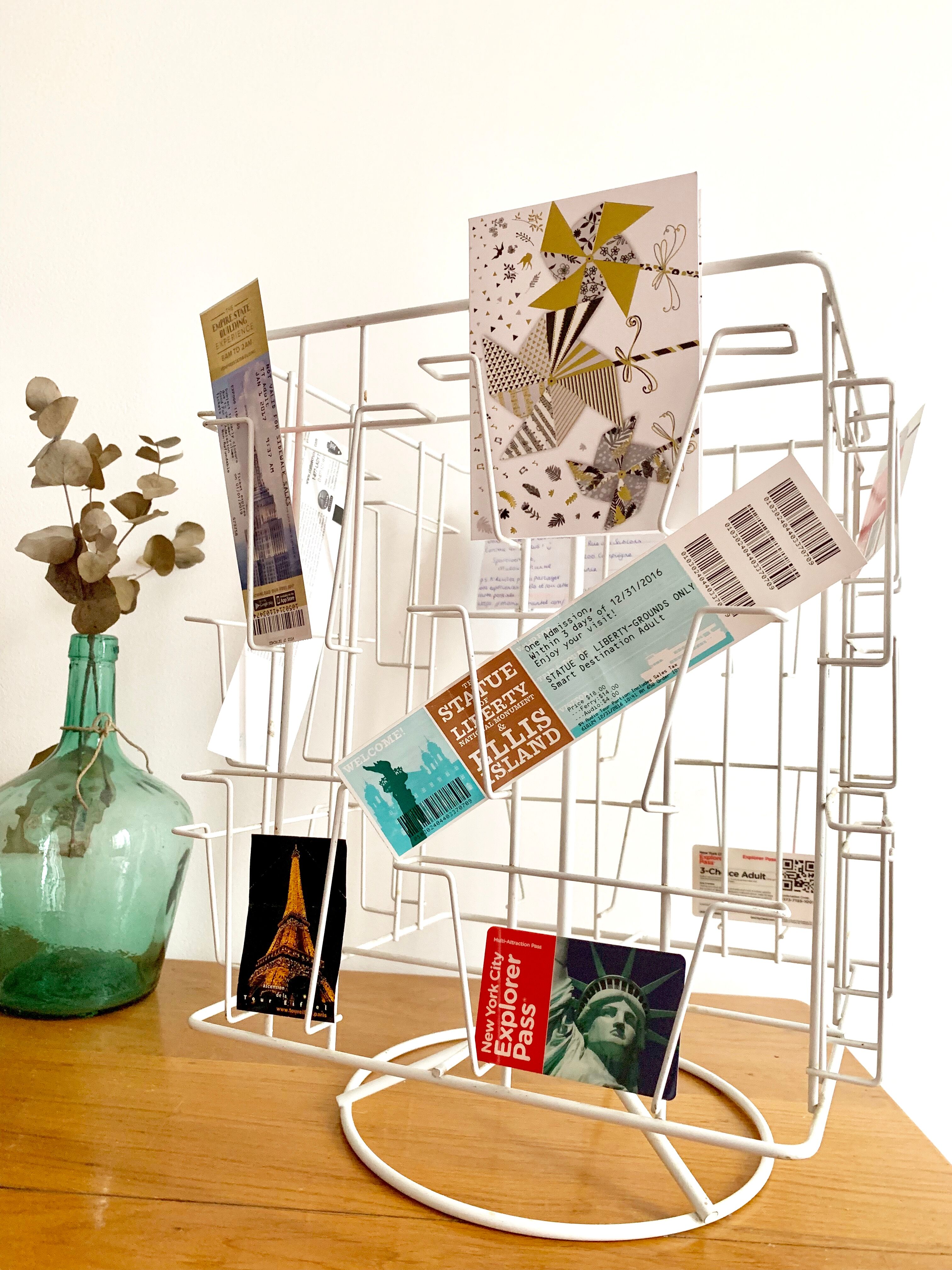Display turnstile postcards