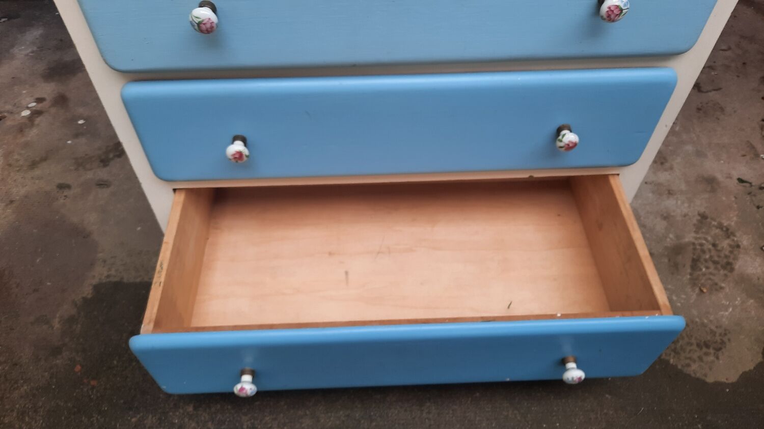 Vintage chest of drawers