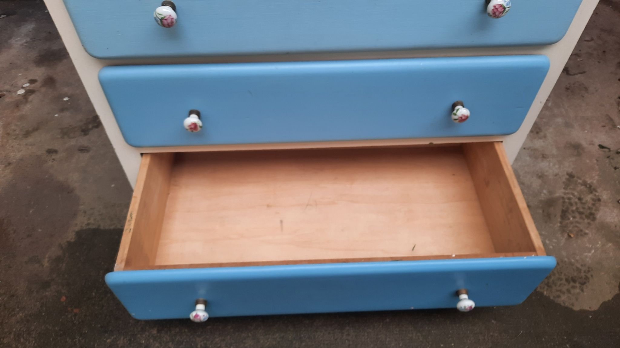 Vintage chest of drawers