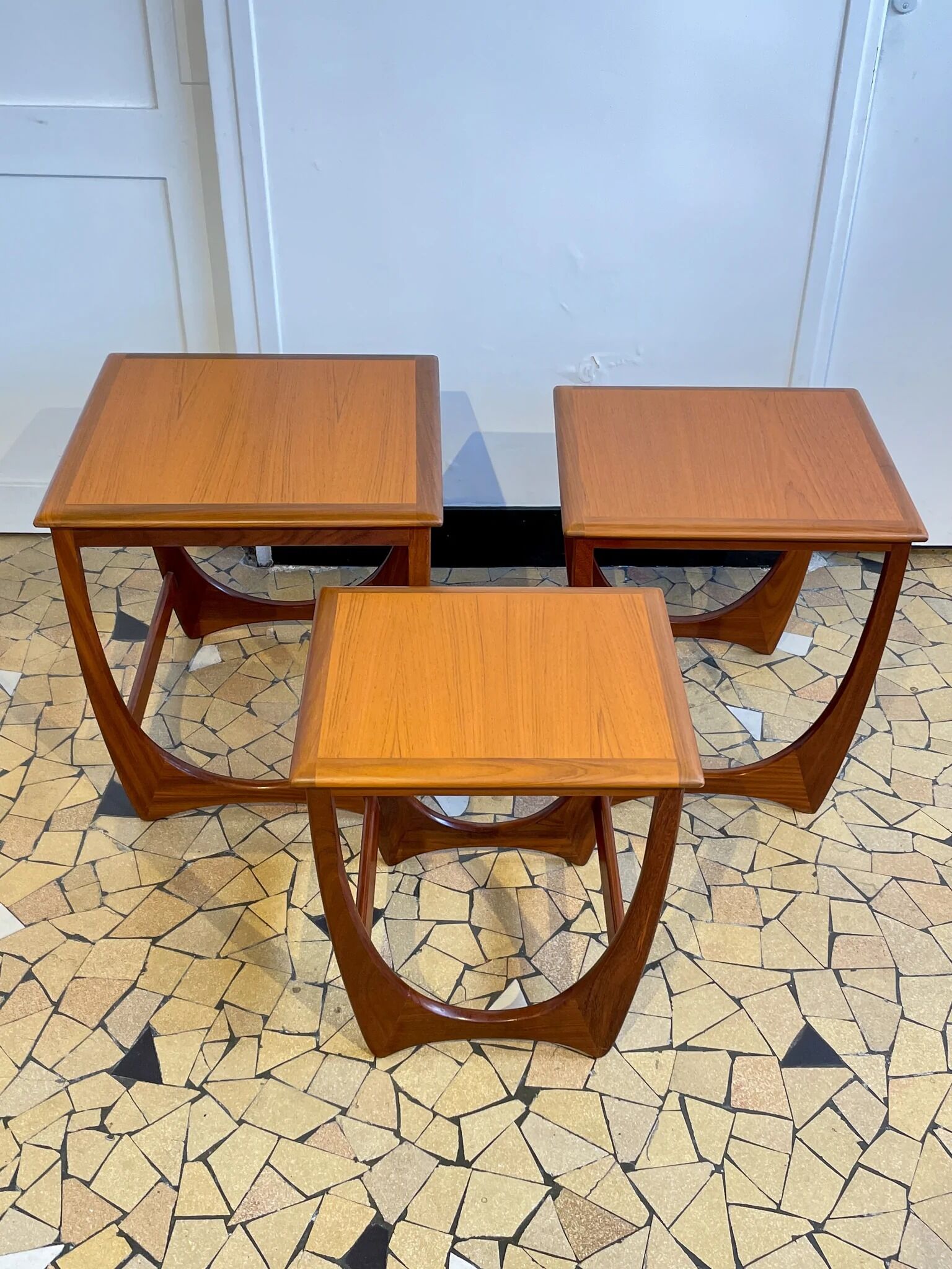 Teak trundle coffee table