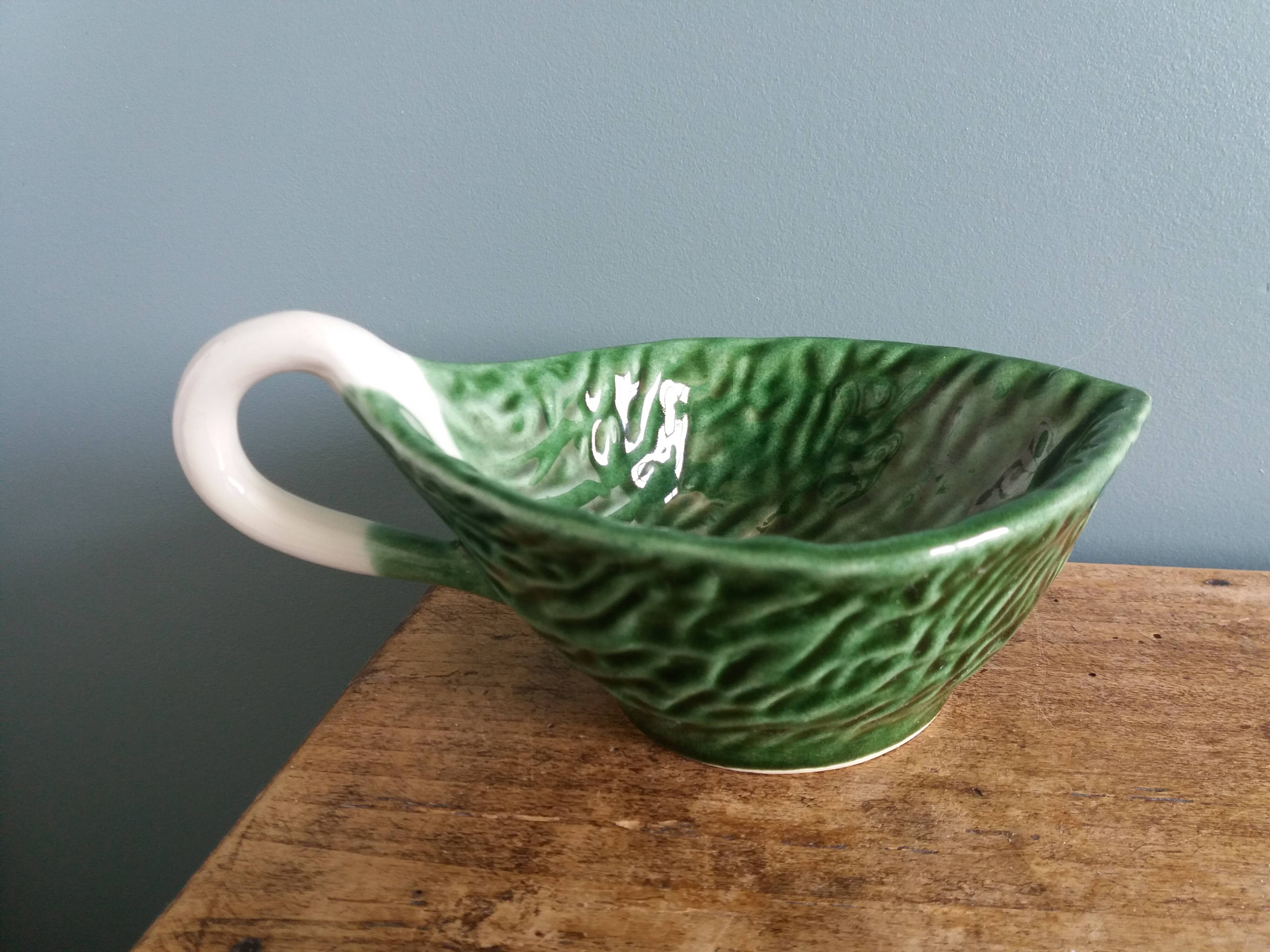 Cabbage sauceboat in barbotine Portugal