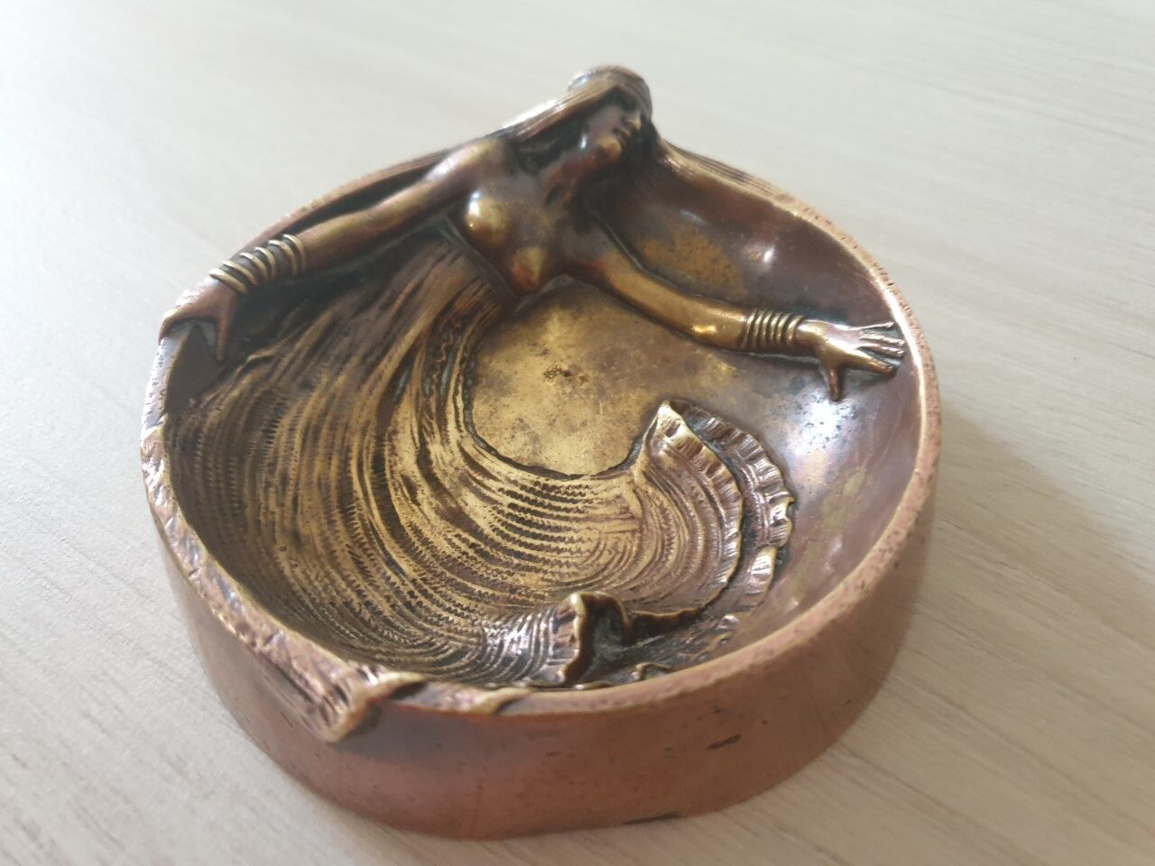 Empty art deco pocket