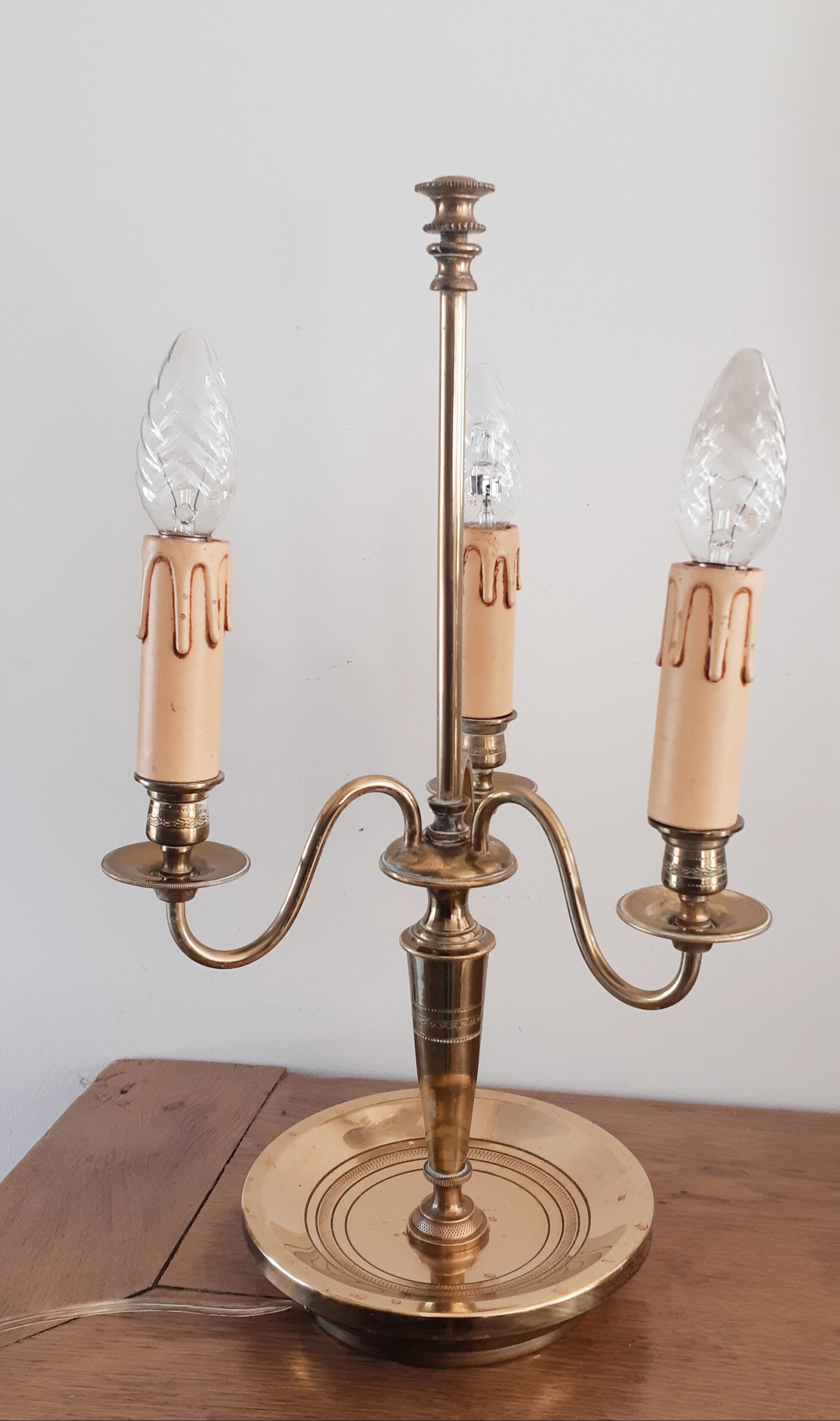 Bronze hot water bottle lamp