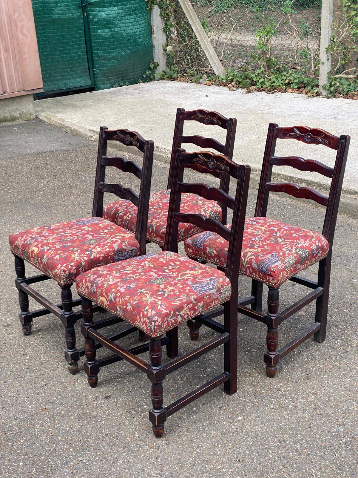 4 Henri II chairs in solid wood and floral burgundy fabric from the 19th century.